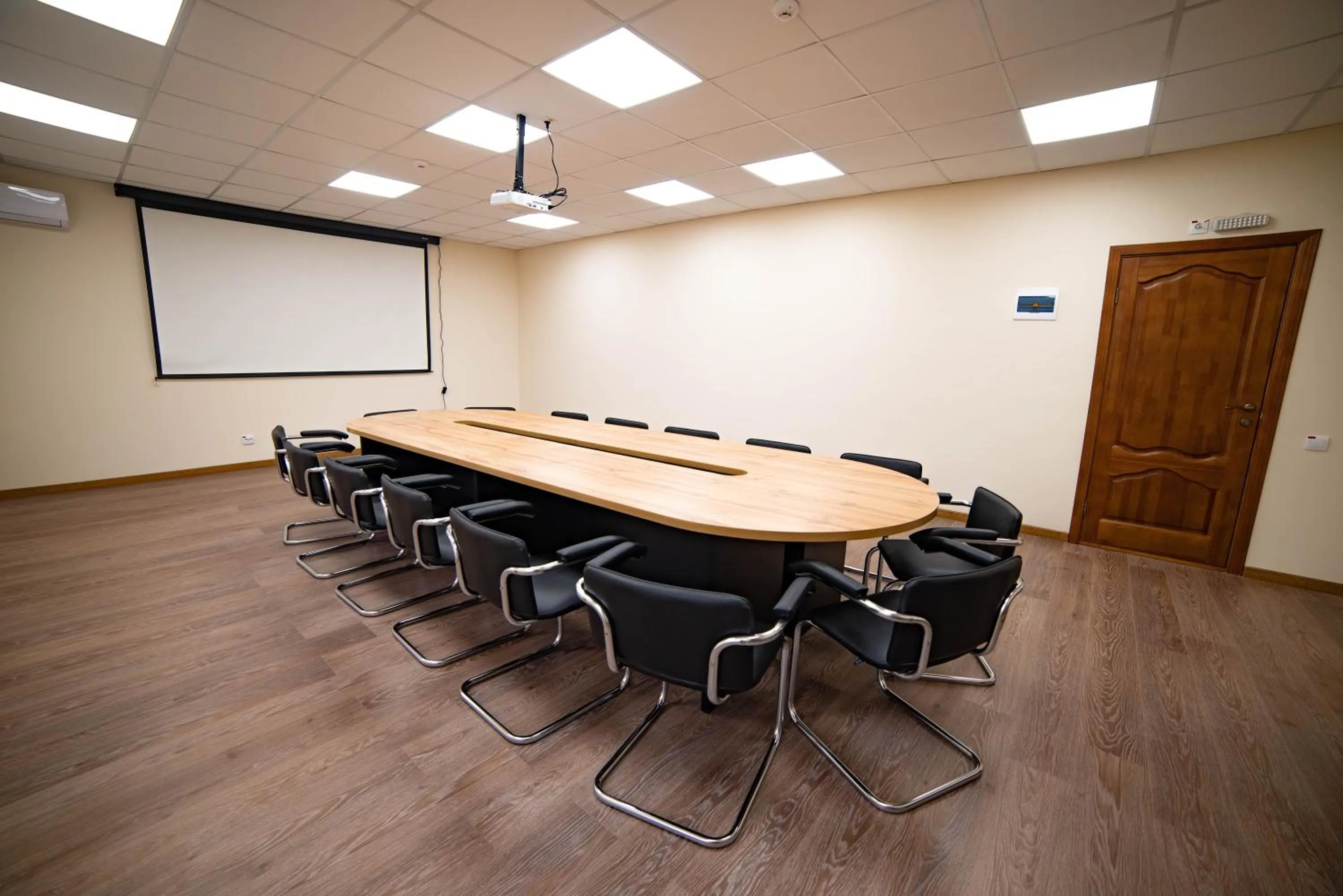 Business facilities in Chagala Hotel Aksai