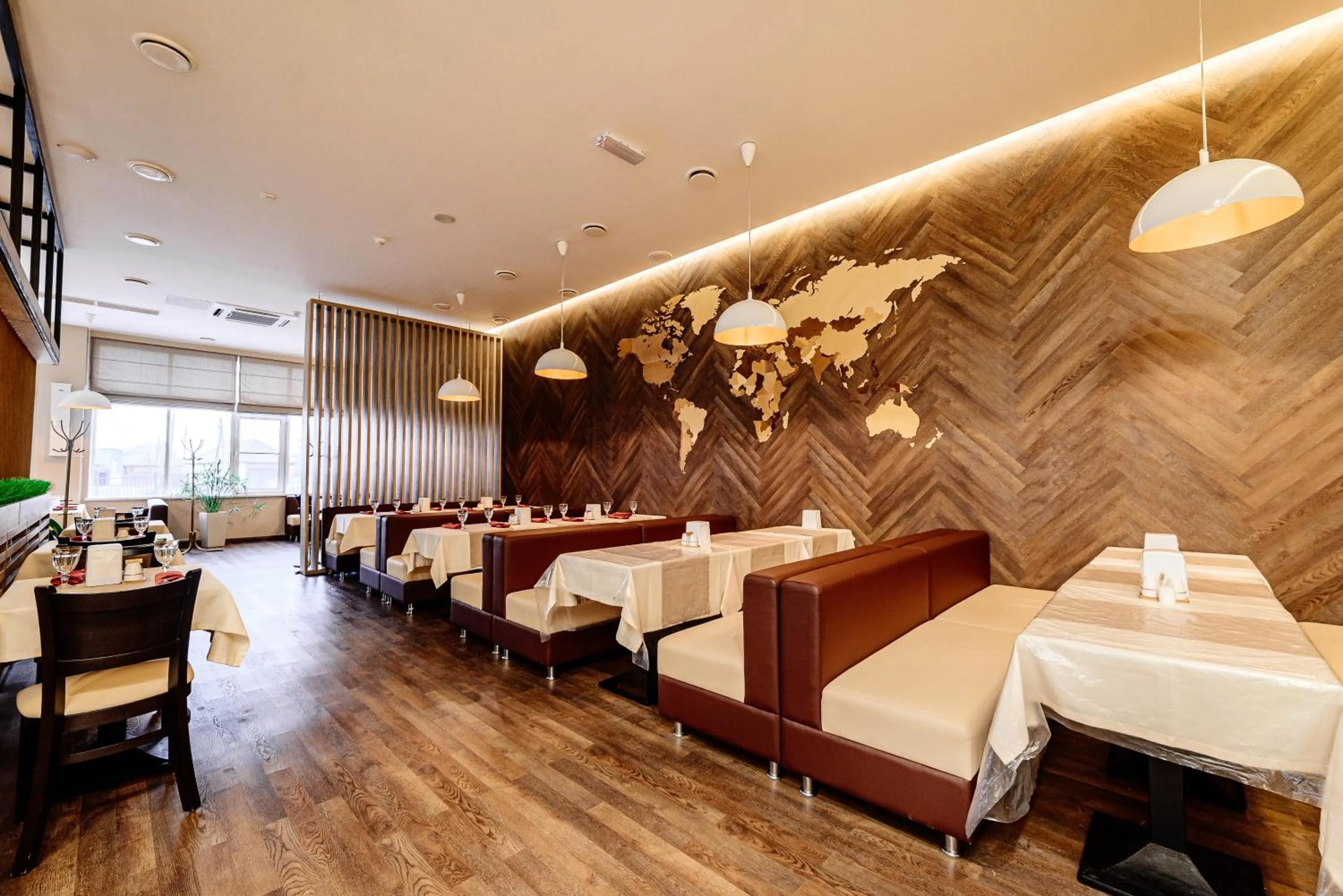 Restaurant/places to eat in Chagala Hotel Aksai