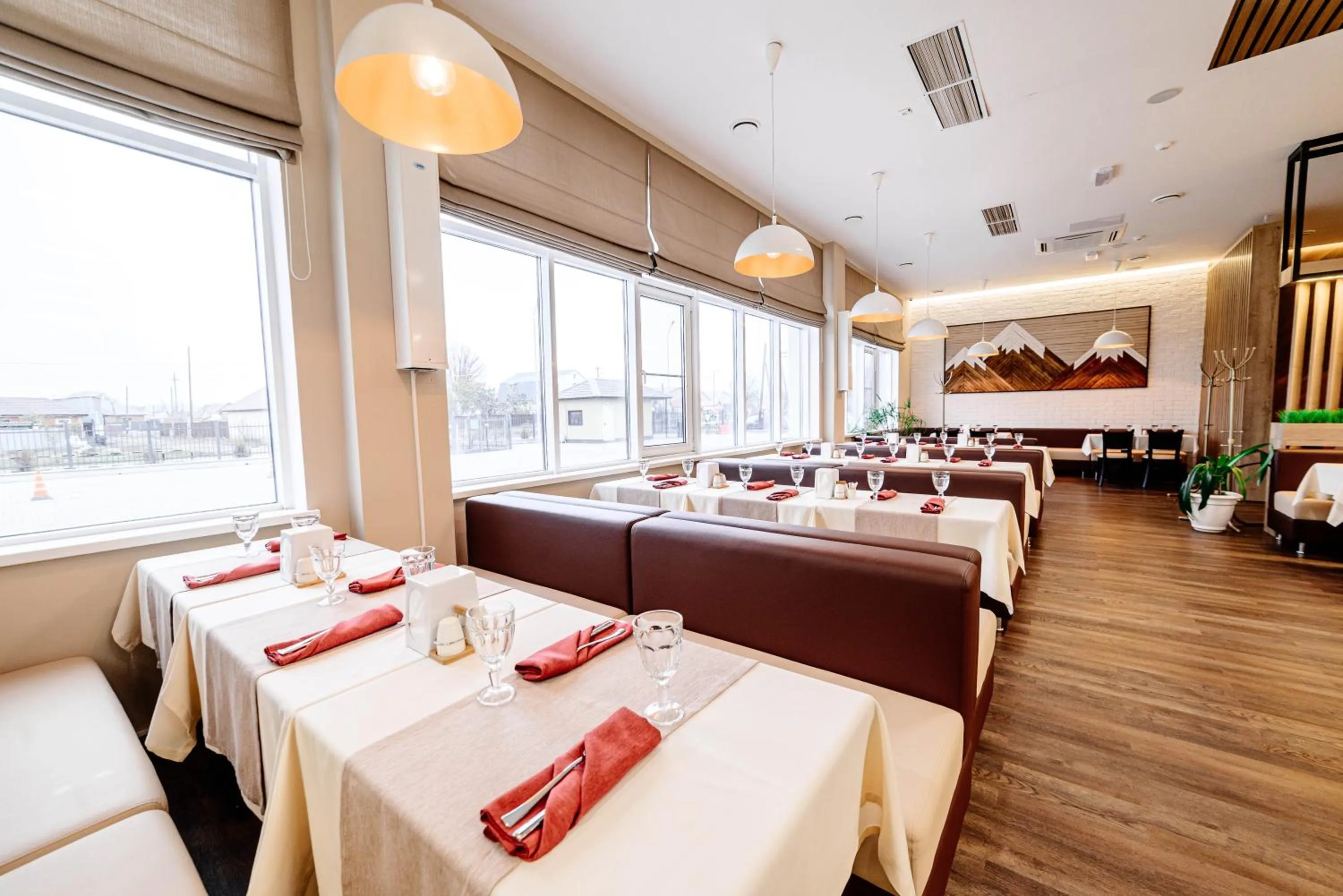 Restaurant/places to eat in Chagala Hotel Aksai