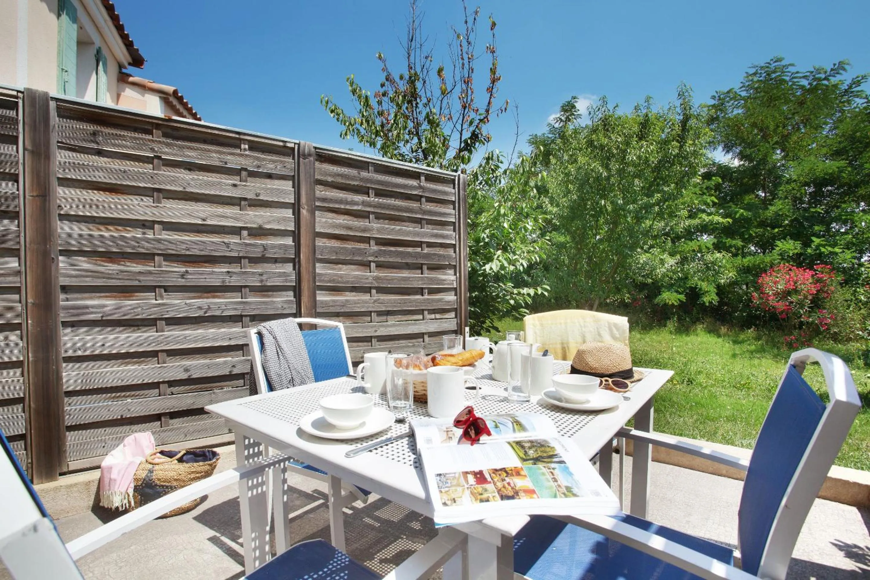 Balcony/Terrace in Terres de France - Résidence de la Cabre d'Or