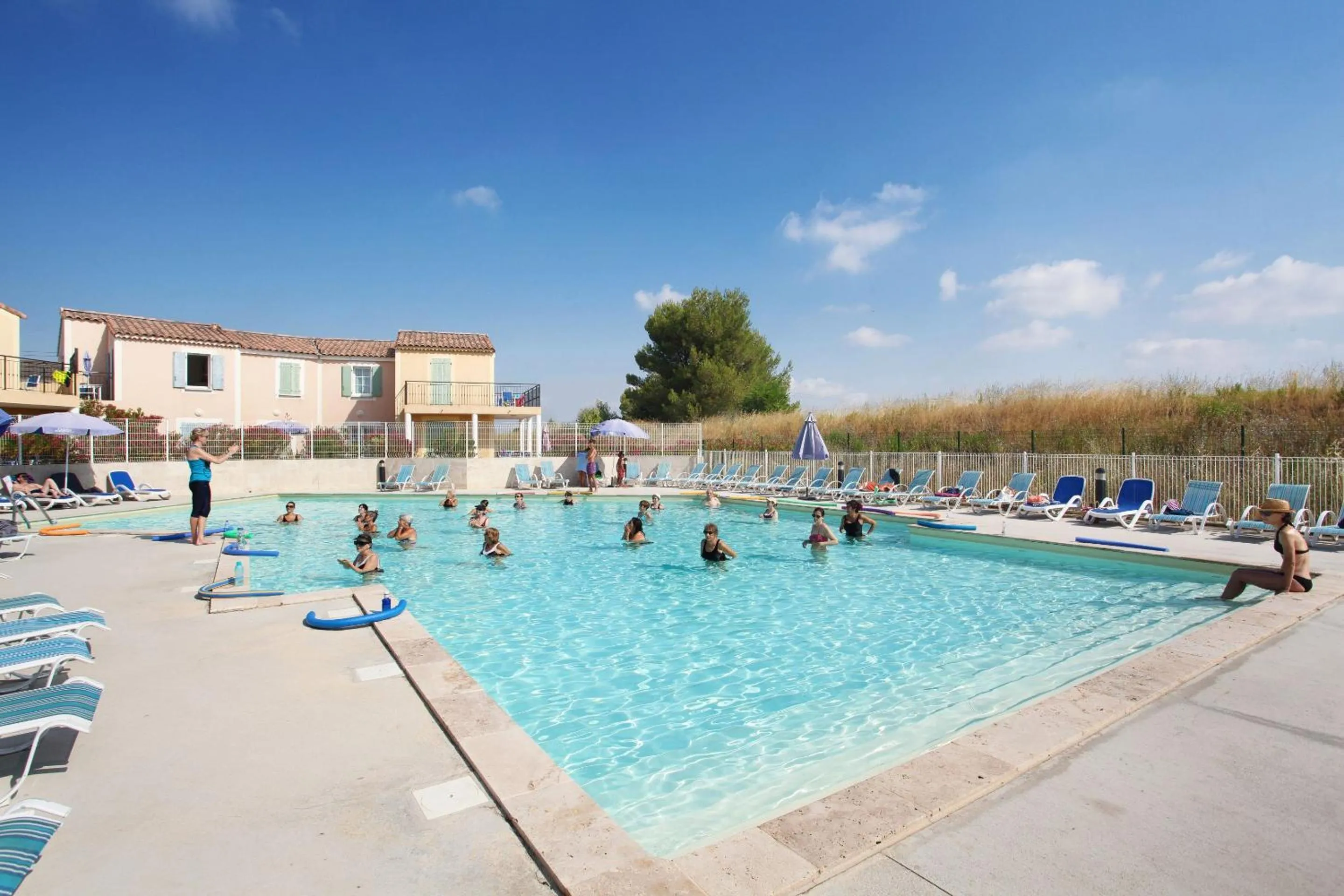 Swimming pool in Terres de France - Résidence de la Cabre d'Or
