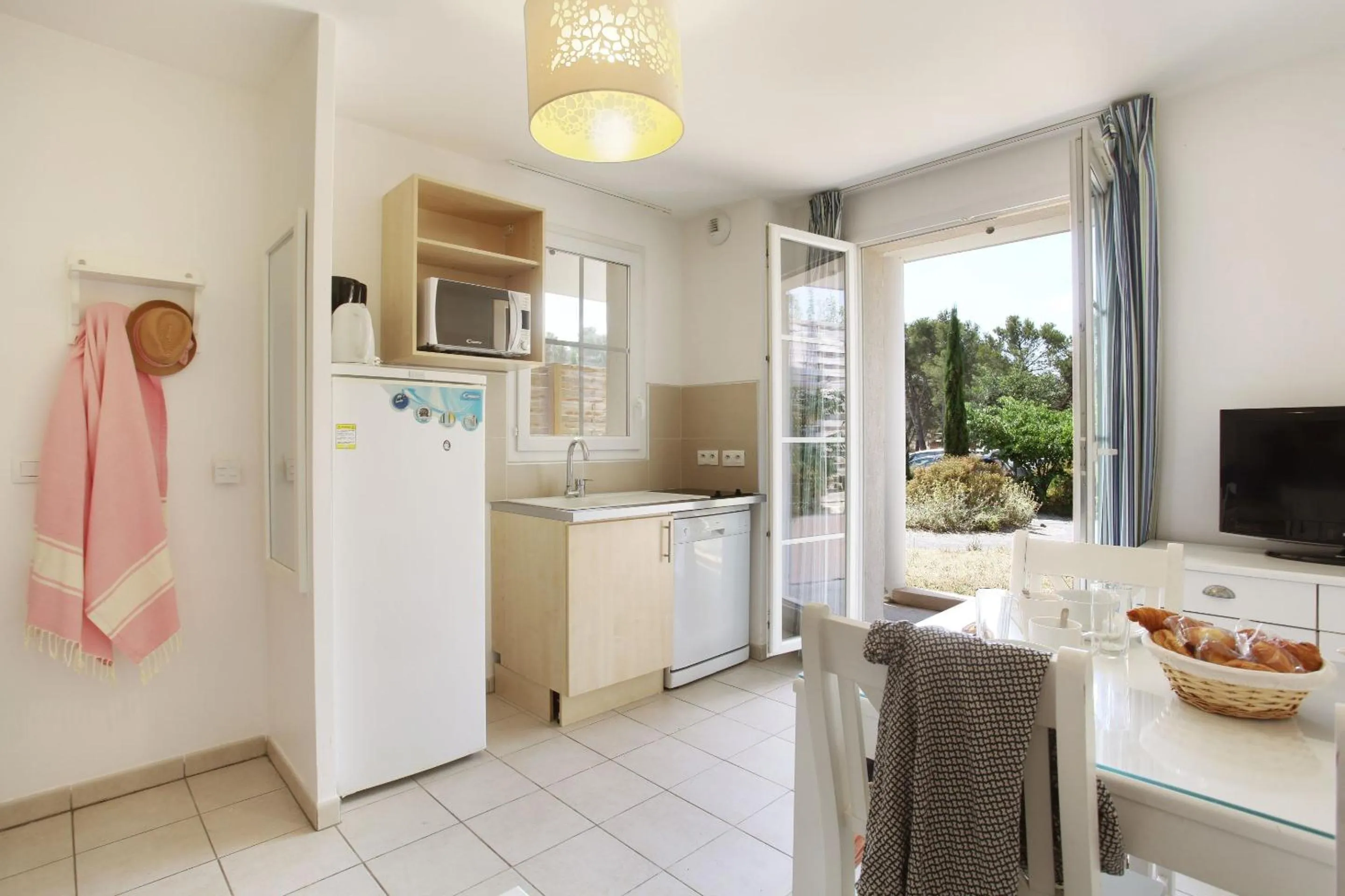 TV and multimedia in Terres de France - Résidence de la Cabre d'Or