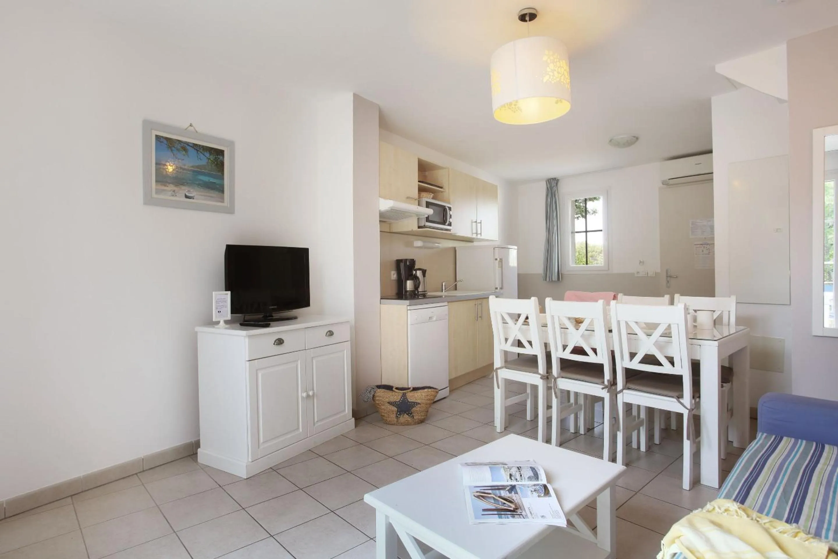 TV and multimedia in Terres de France - Résidence de la Cabre d'Or