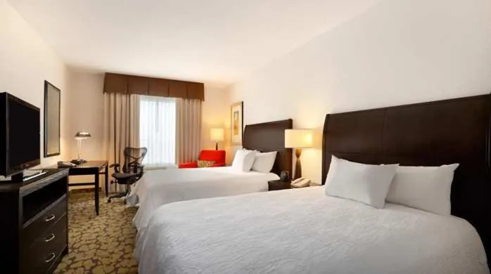 Bed in Hilton Garden Inn Edmonton International Airport