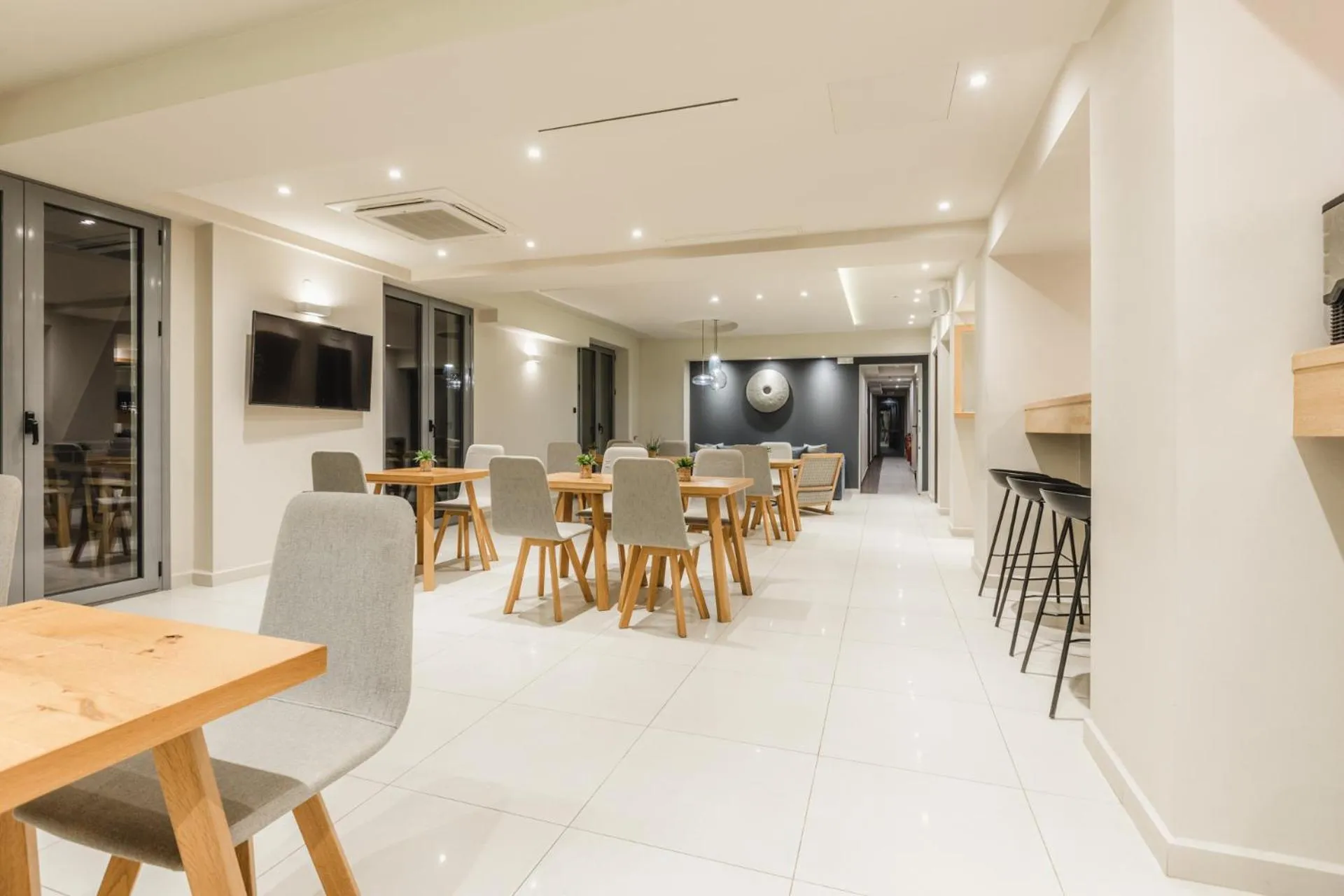 Restaurant/places to eat in Infinity Hotel Gytheio