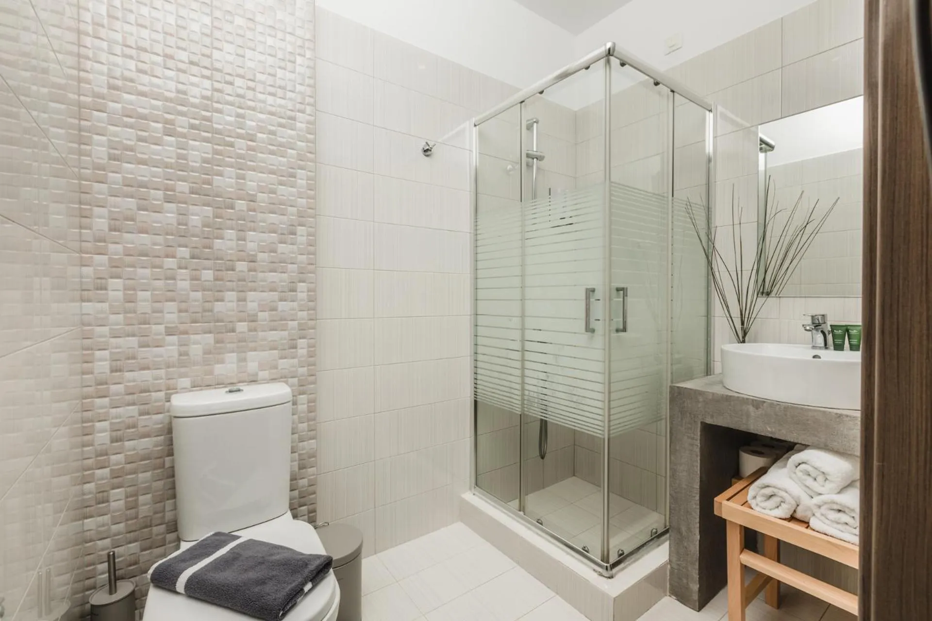 Public Bath in Infinity Hotel Gytheio