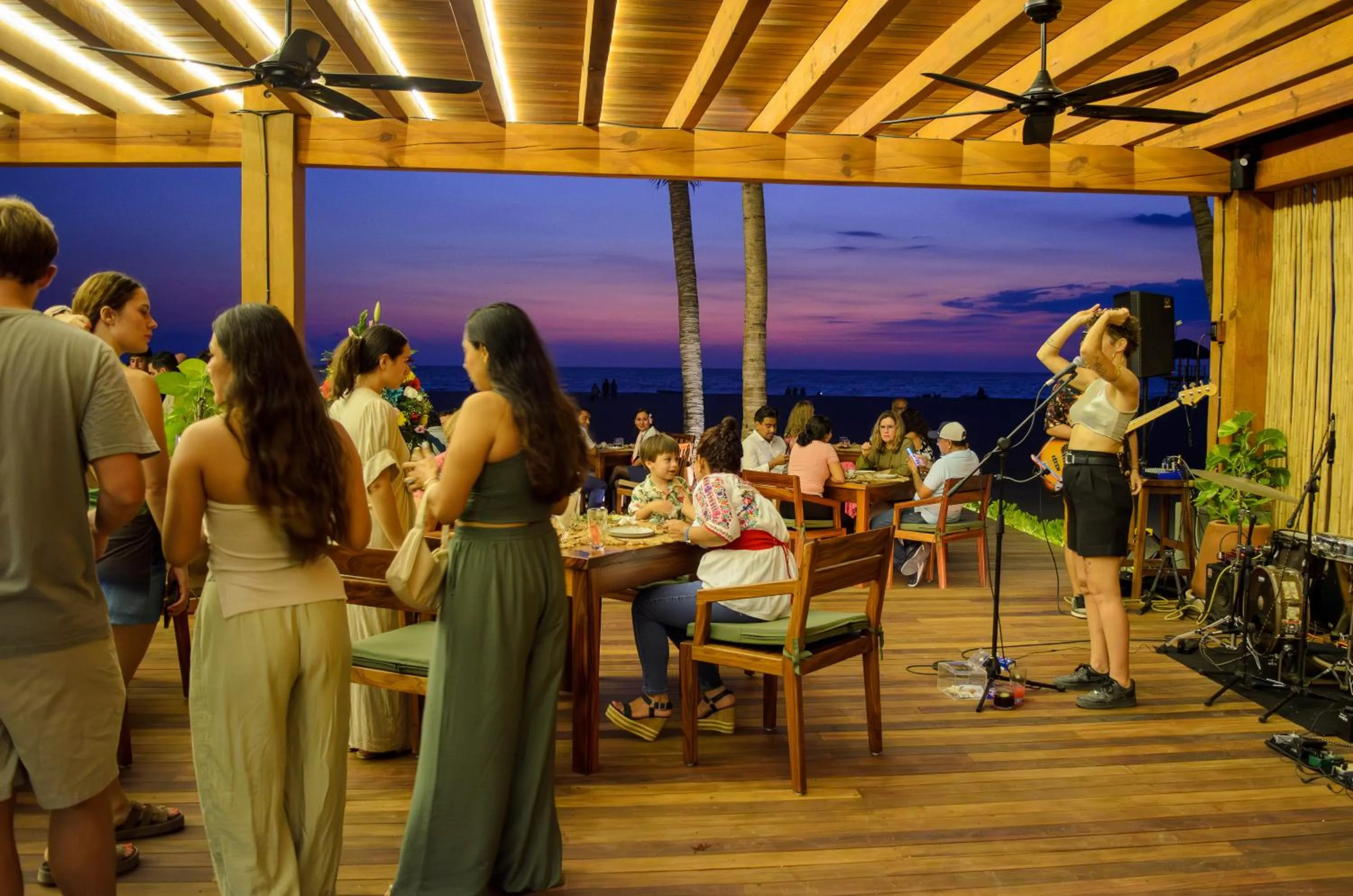 Restaurant/places to eat in Hotel Rockaway