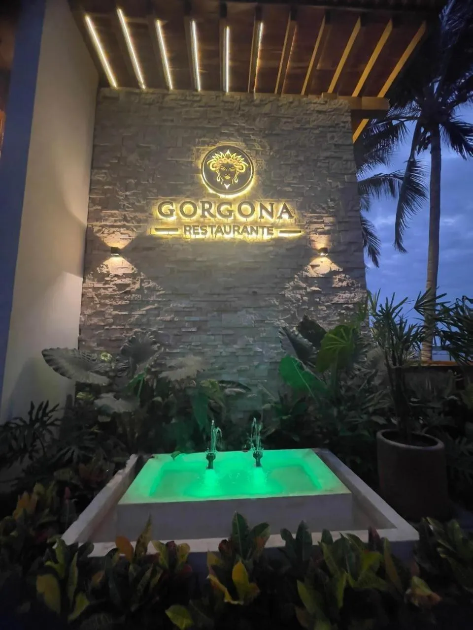 Restaurant/places to eat in Hotel Rockaway