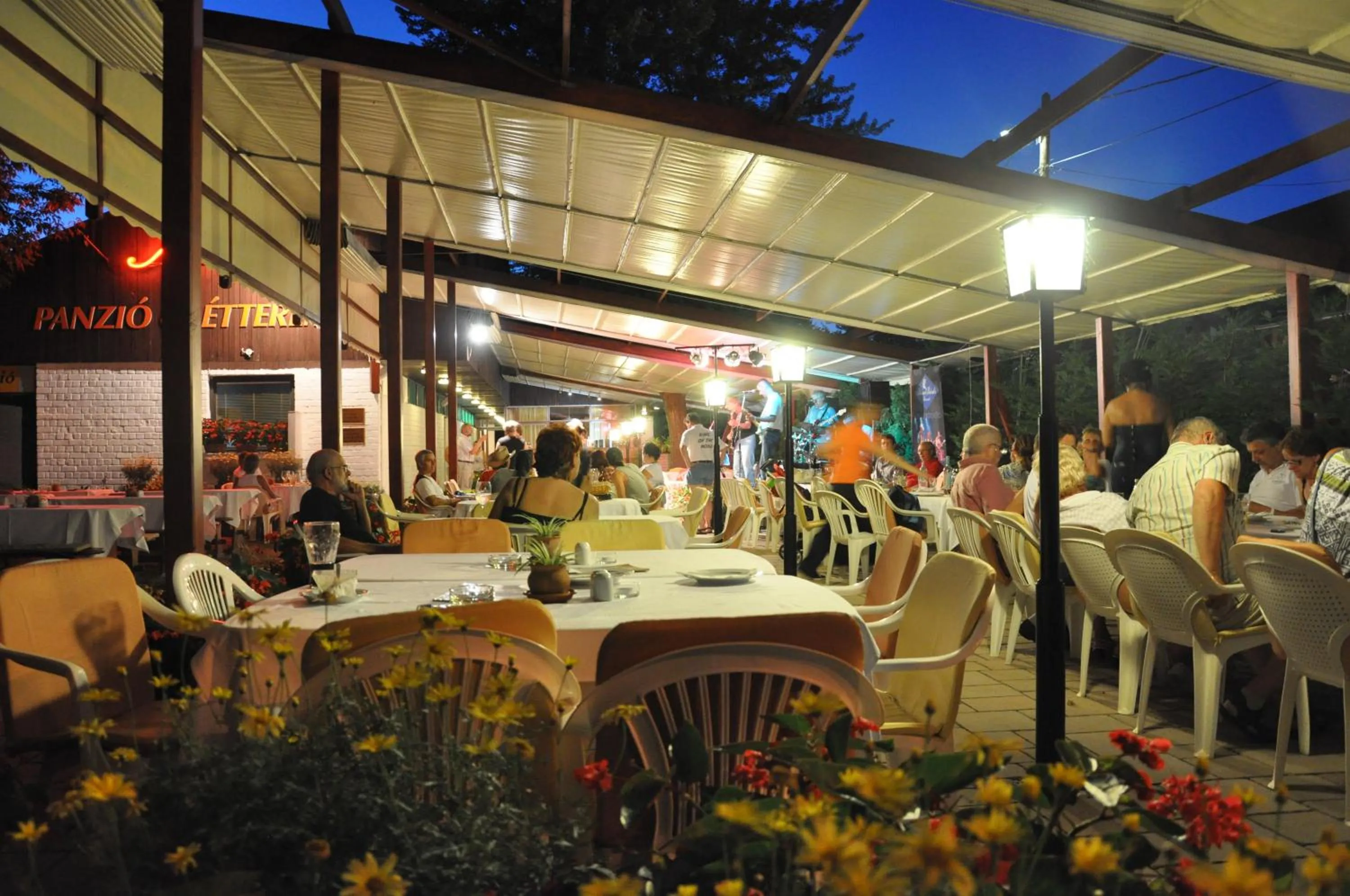 Restaurant/places to eat in Hotel Melis