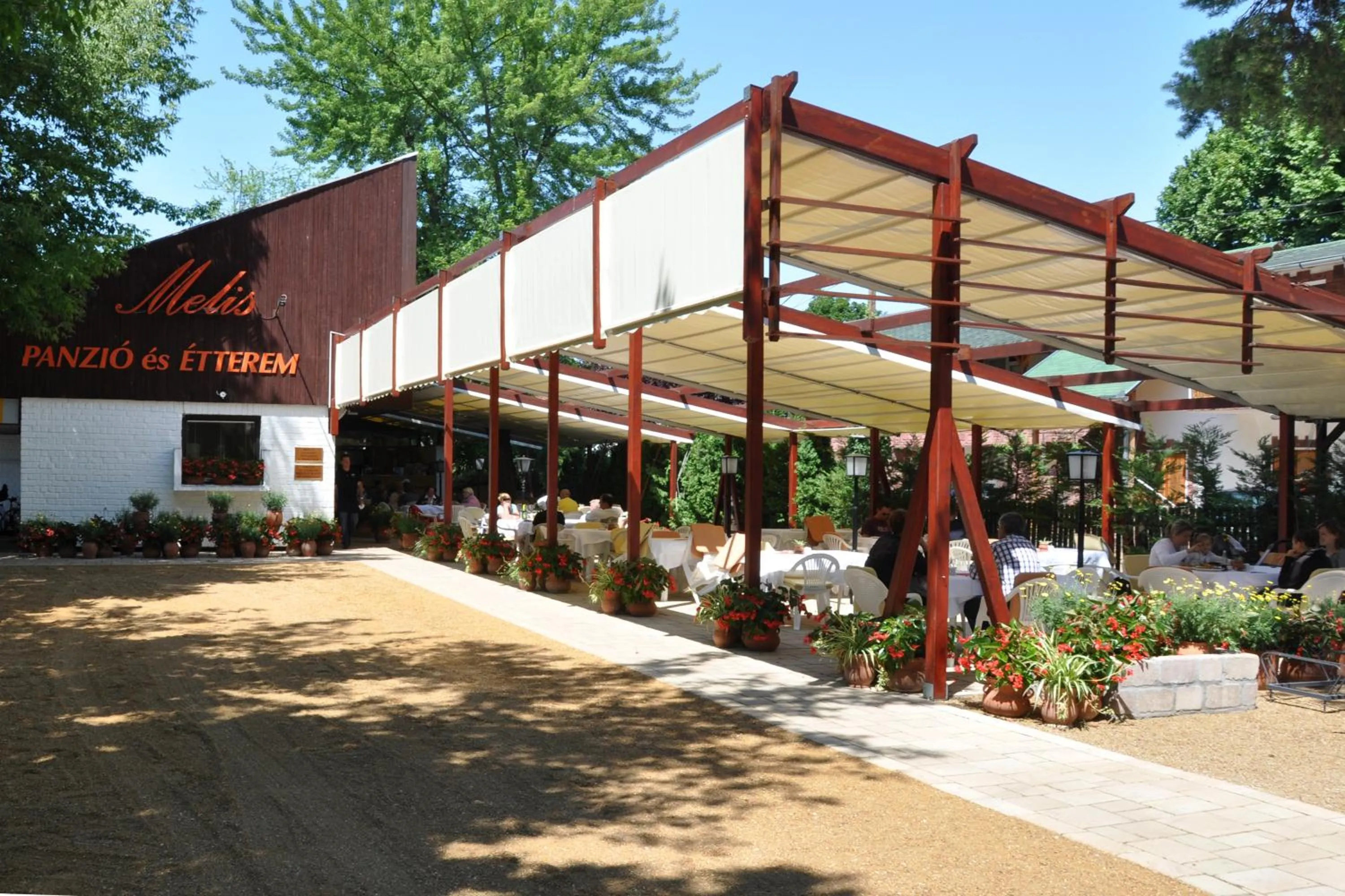 Restaurant/places to eat in Hotel Melis
