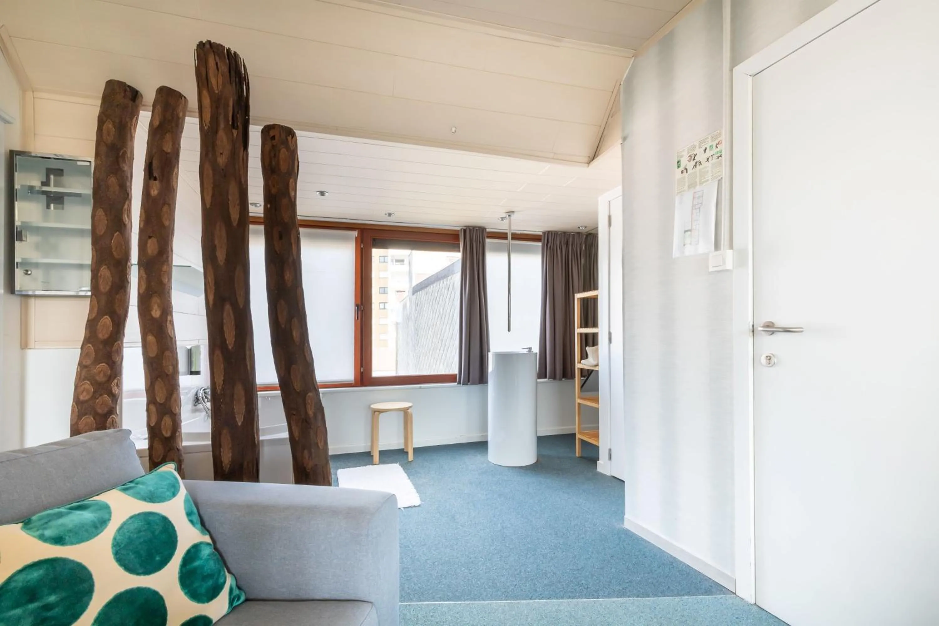 Bathroom, Bed in Hotel José