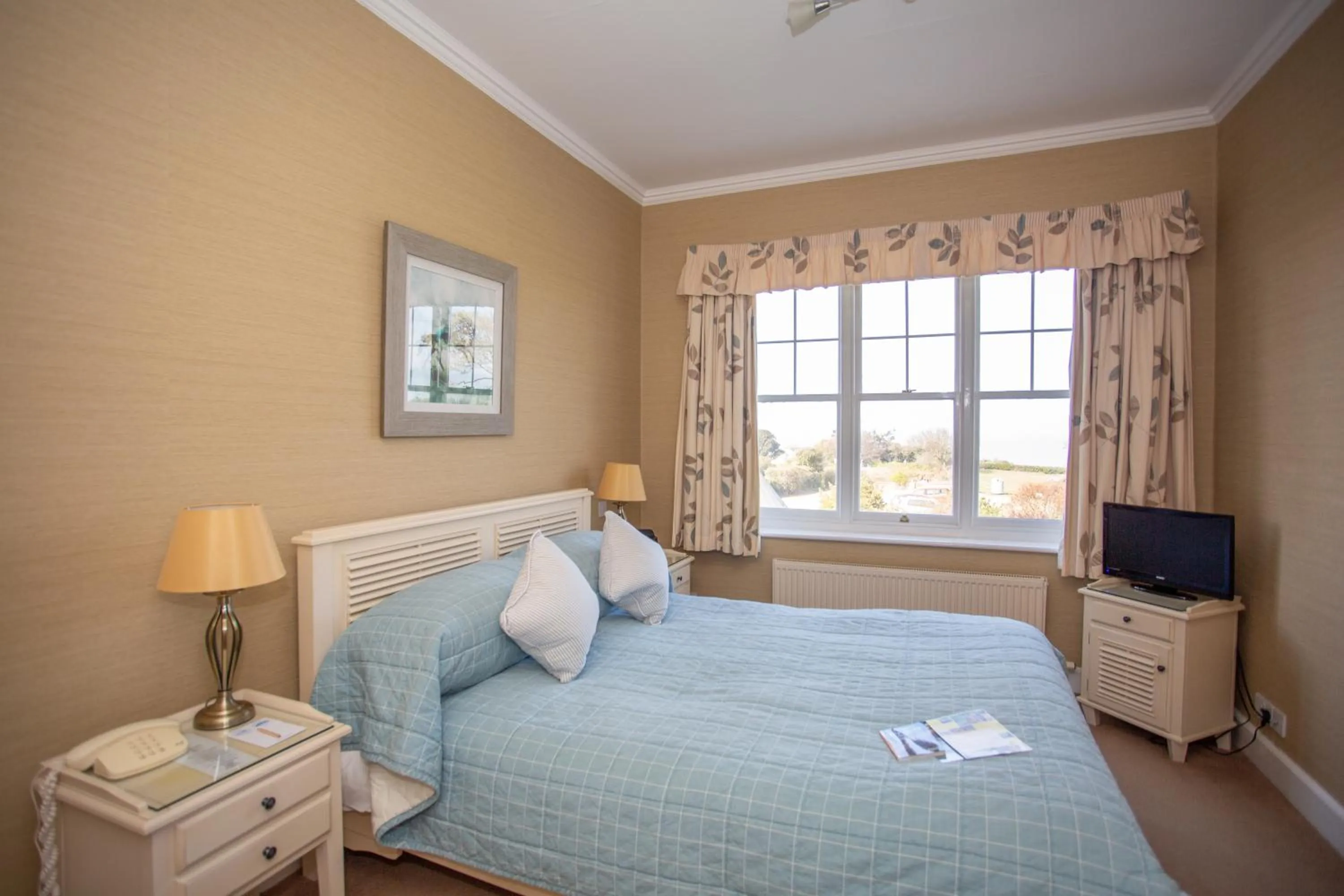 Bedroom, Bed in Sea Marge Hotel