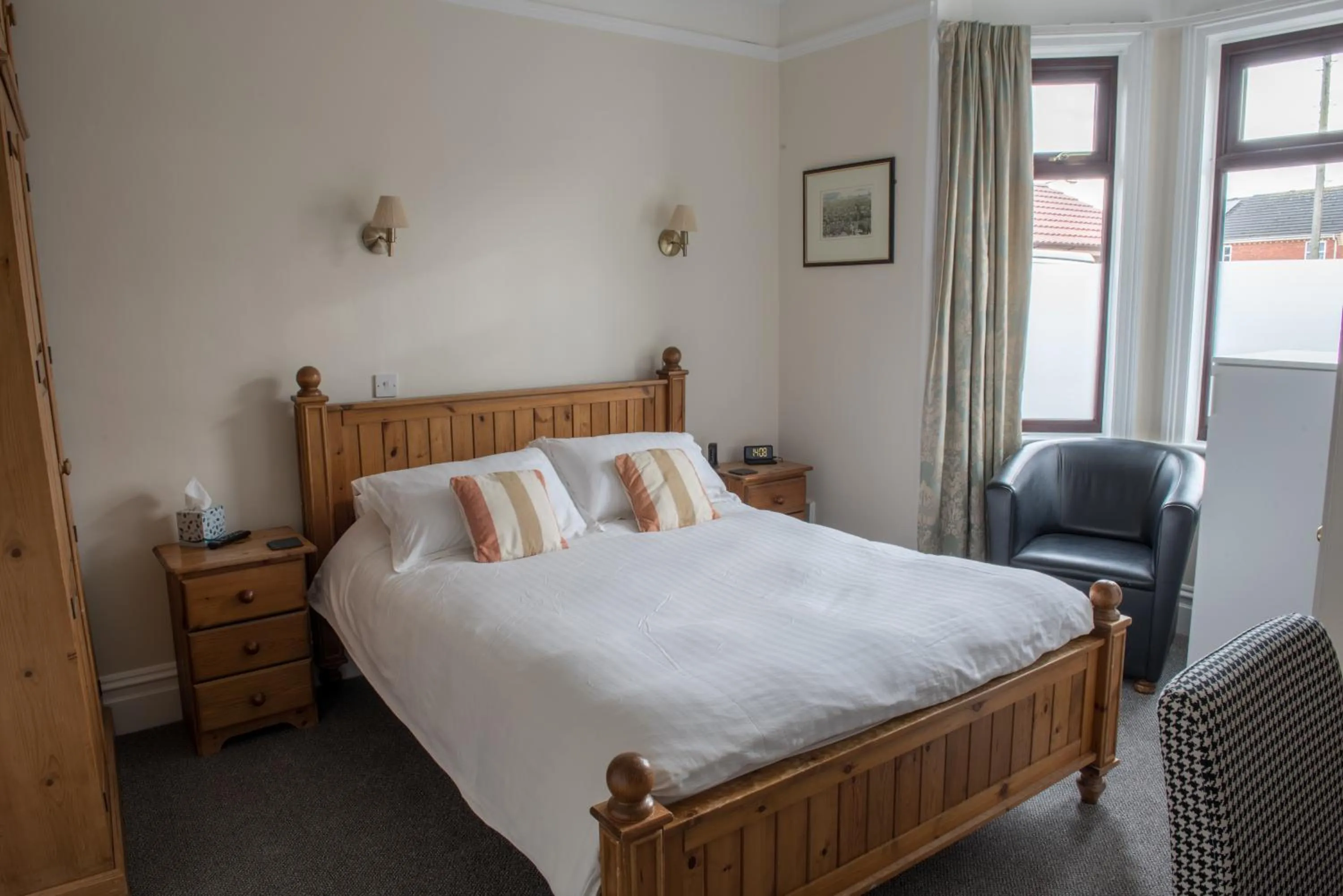 Bed in Toothbrush Rooms at Lattice Lodge - Guest Kitchen & EV Recharging