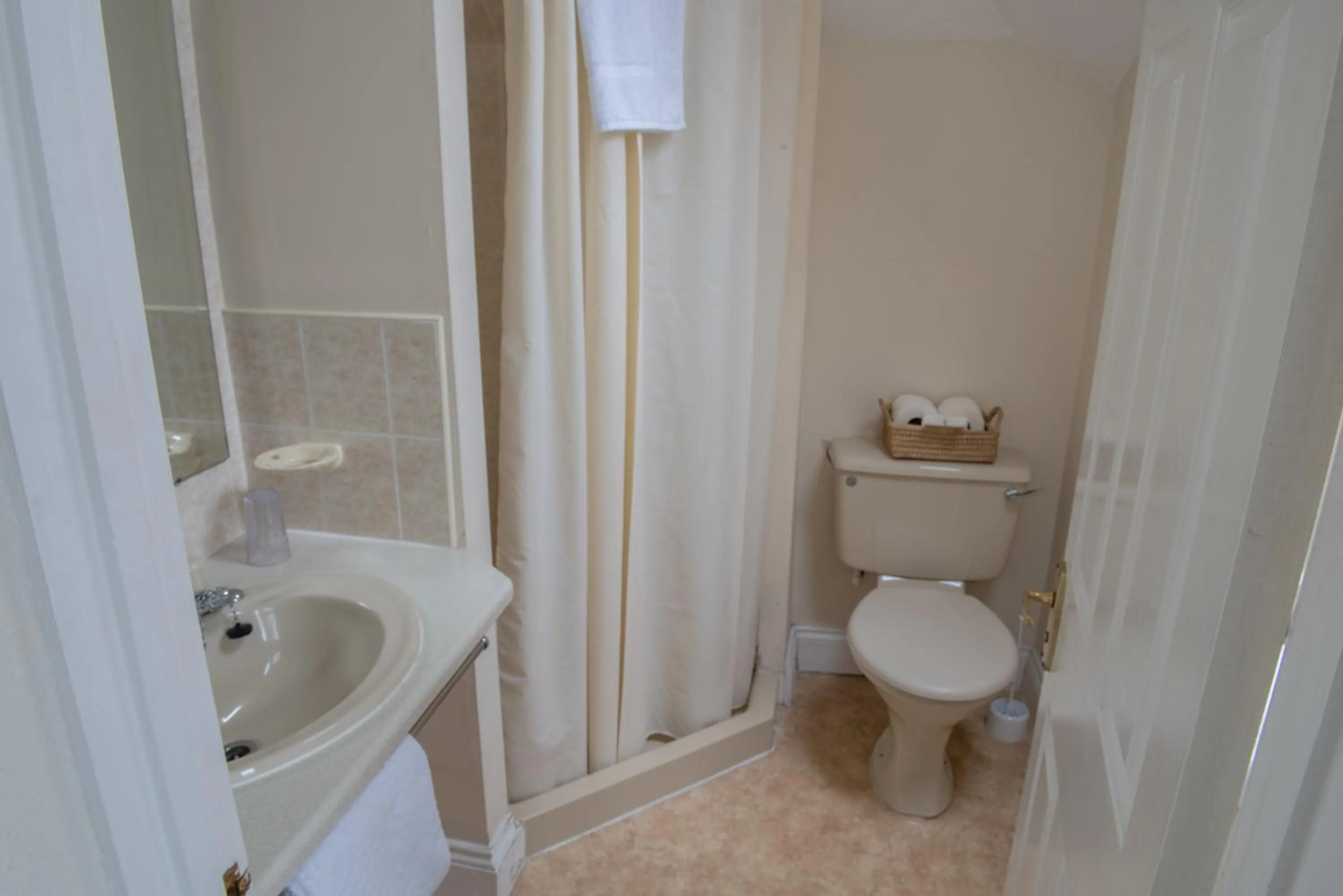 Shower in Toothbrush Rooms at Lattice Lodge - Guest Kitchen & EV Recharging