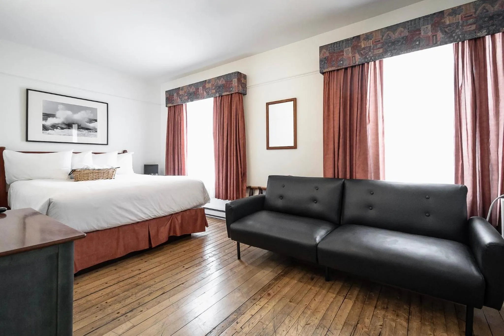 Bed in Auberge de la Vieille Maison