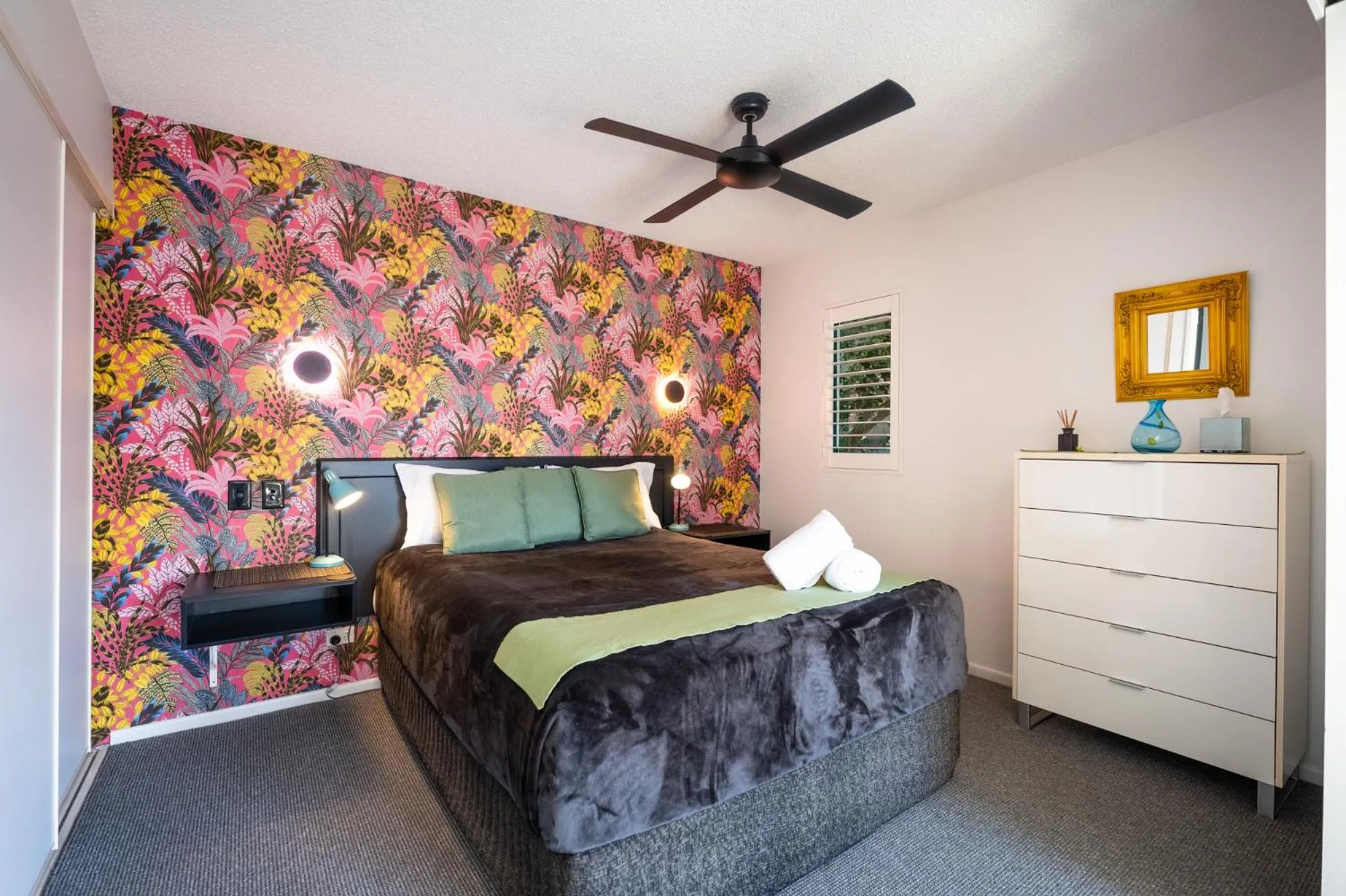 Bed in Noosa River Sandy Shores