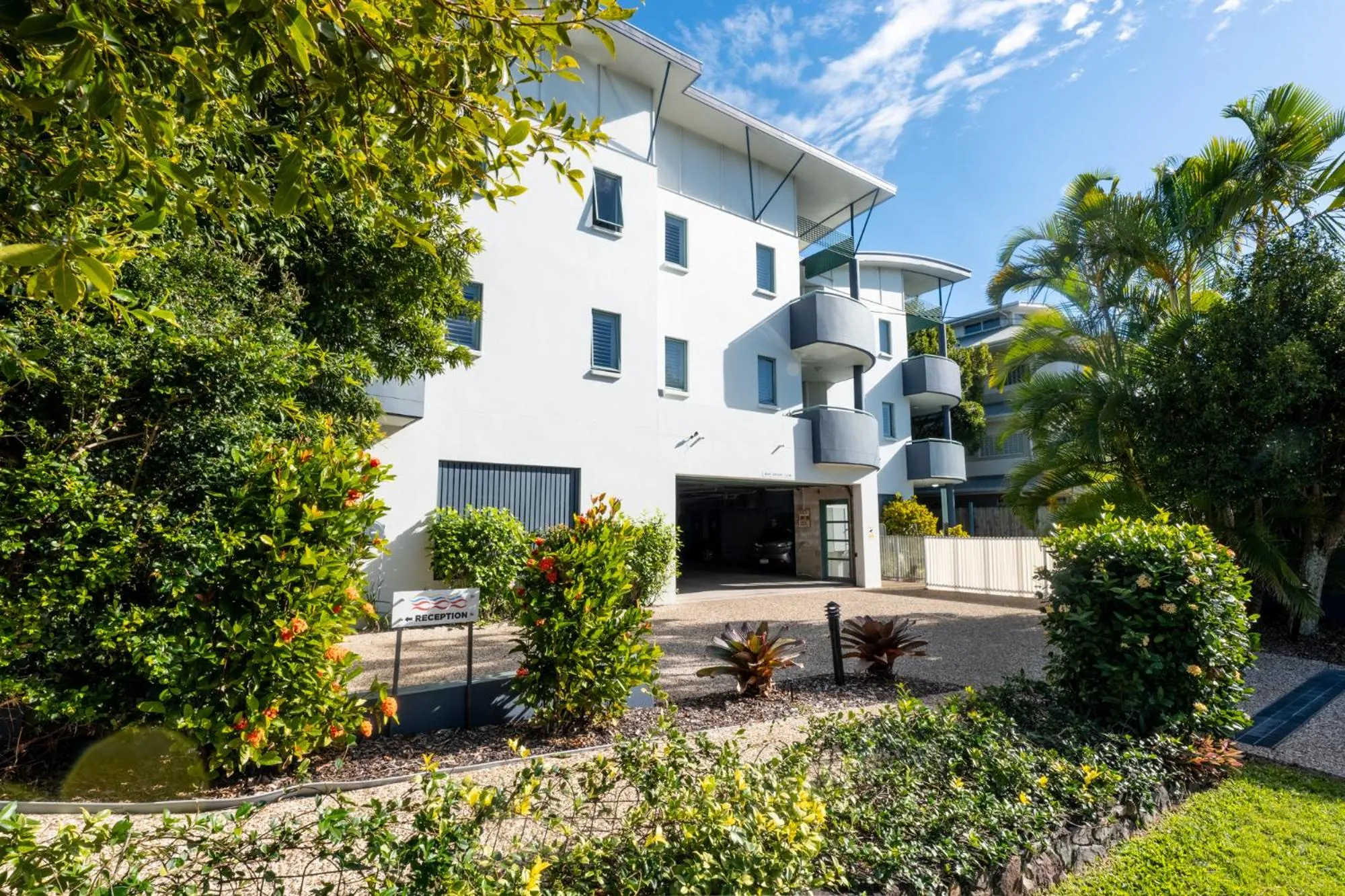 Property building in Noosa River Sandy Shores