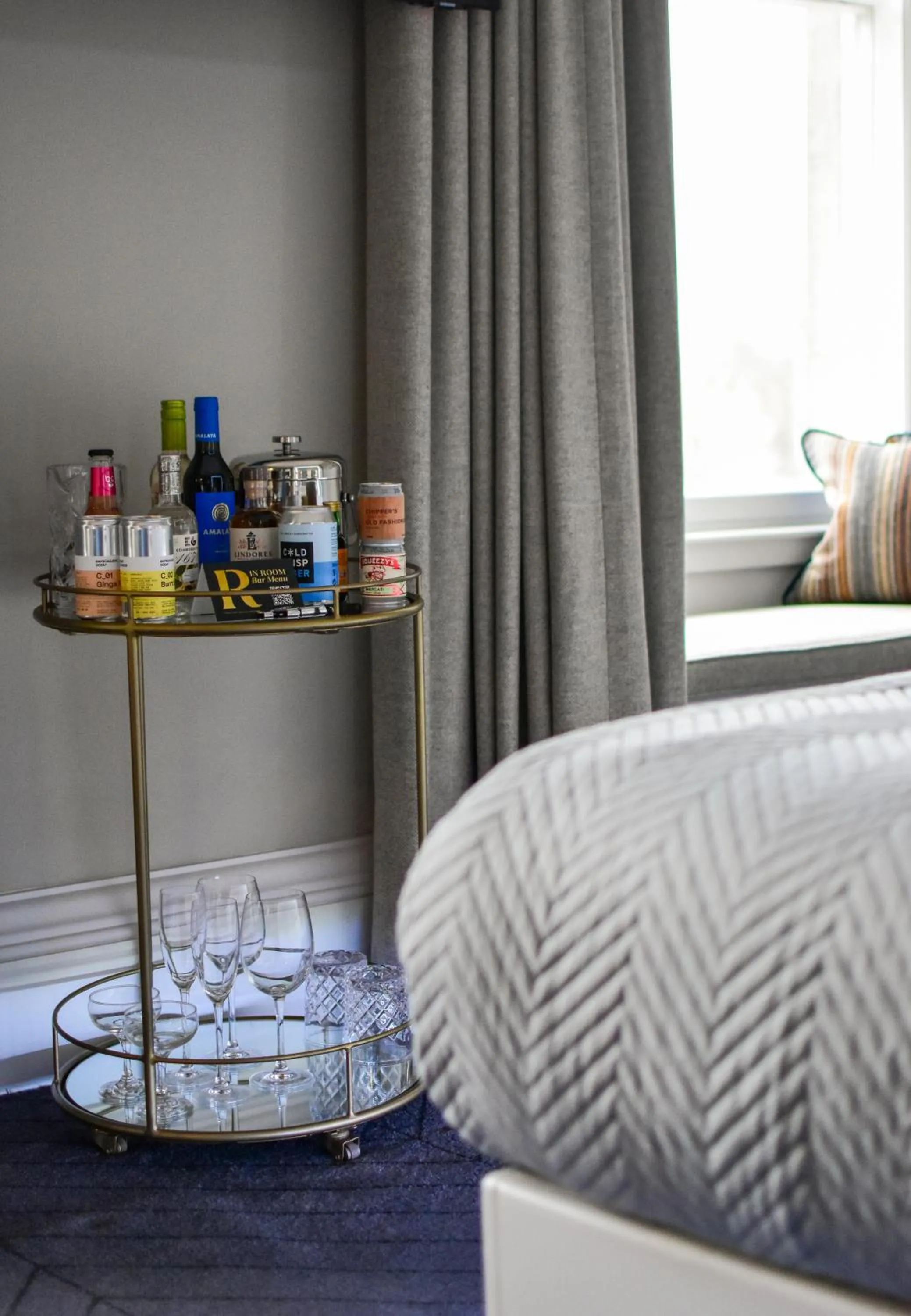 Food and drinks in The Rutland Hotel & Apartments