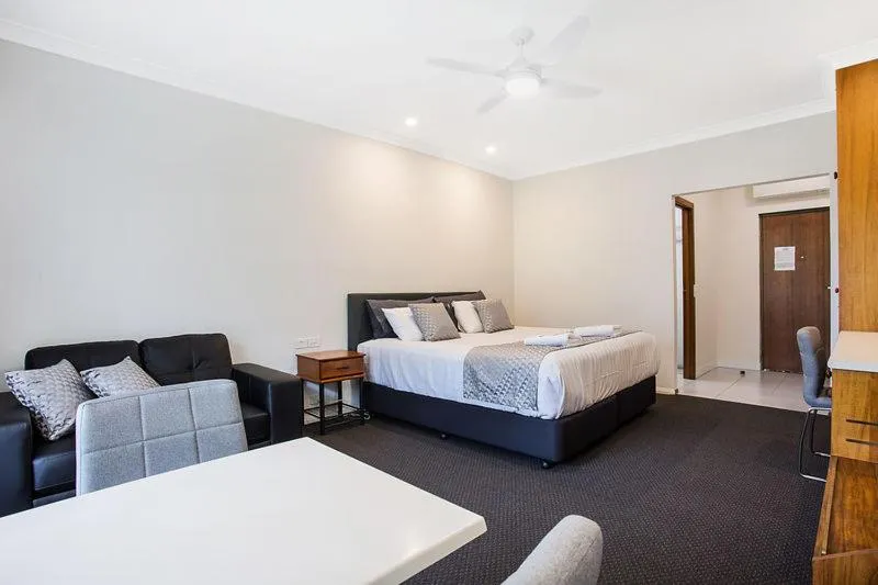 Bed in Manifold Motor Inn