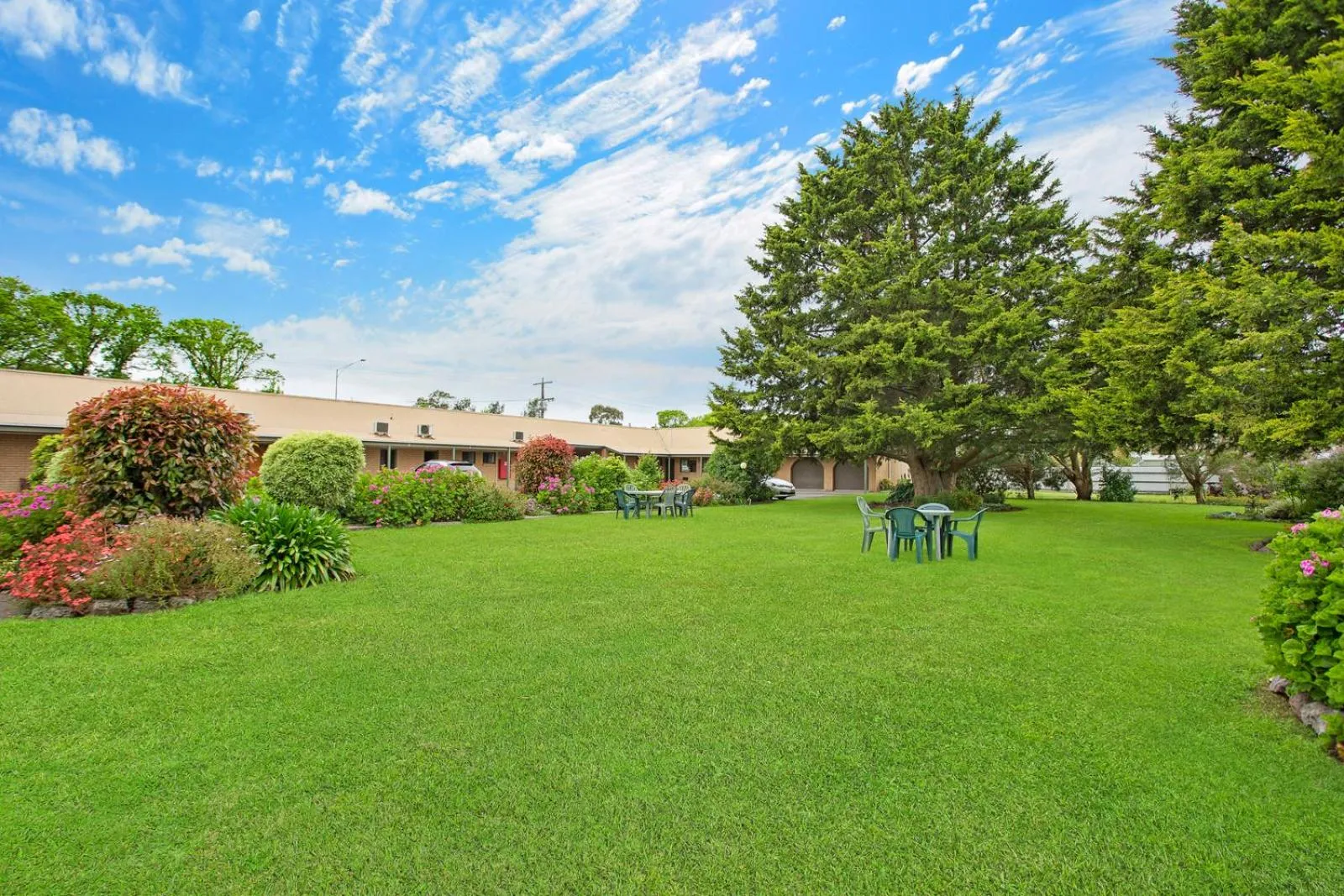 Garden in Manifold Motor Inn