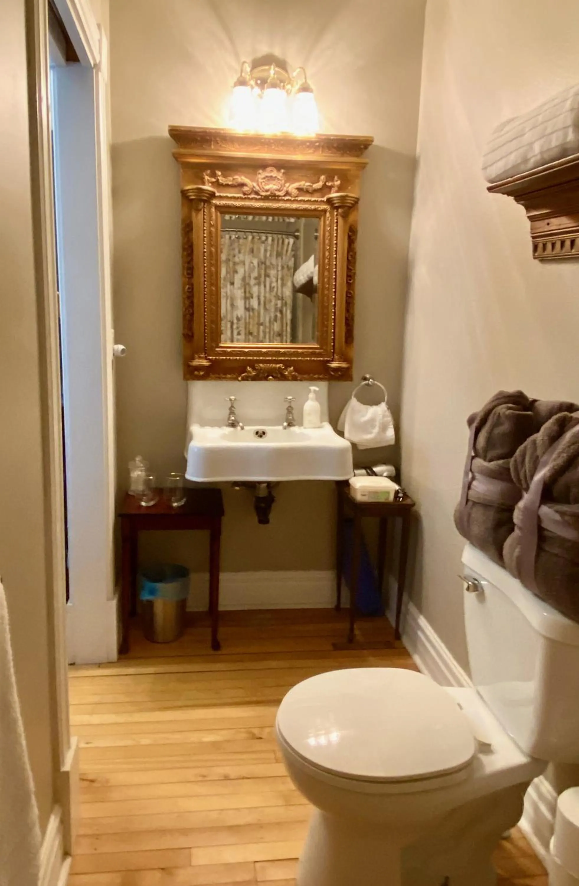 Bathroom in 1000 Islands Bed and Breakfast-The Bulloch House