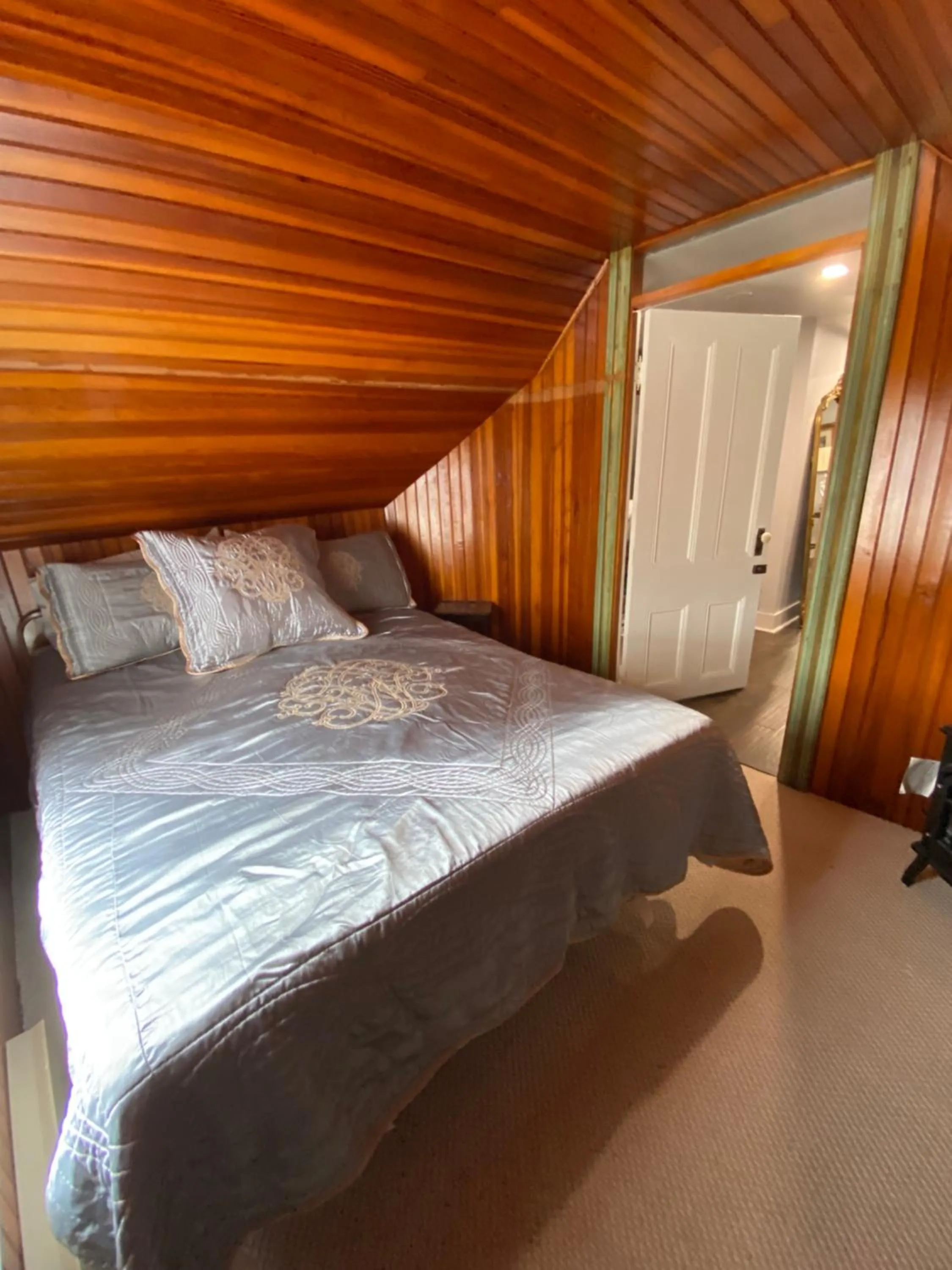 Bedroom, Bed in 1000 Islands Bed and Breakfast-The Bulloch House