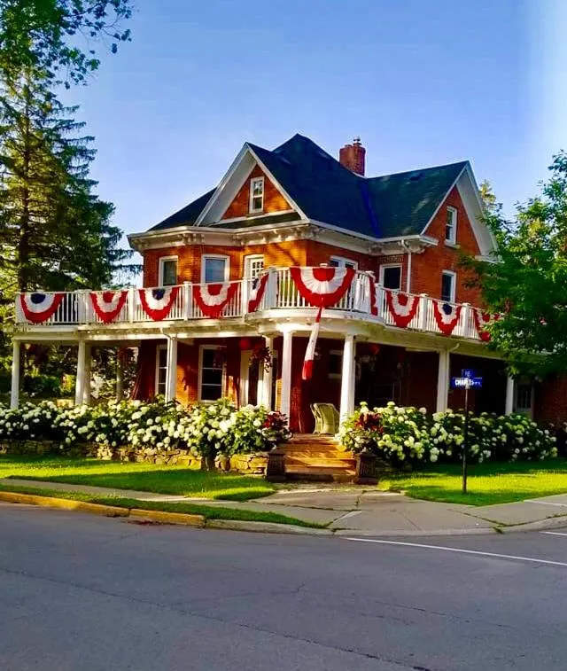 Property building in 1000 Islands Bed and Breakfast-The Bulloch House