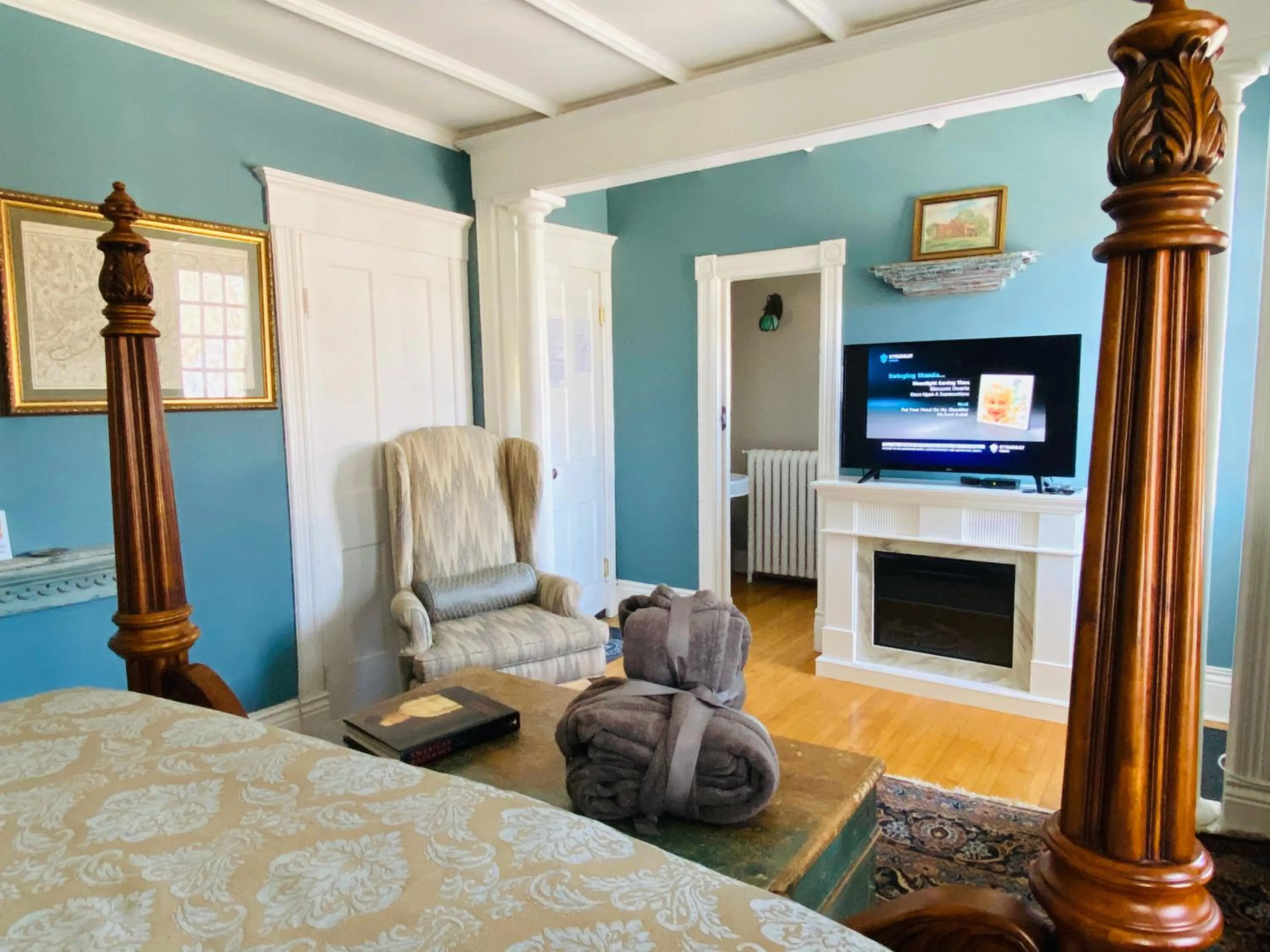 Bed in 1000 Islands Bed and Breakfast-The Bulloch House