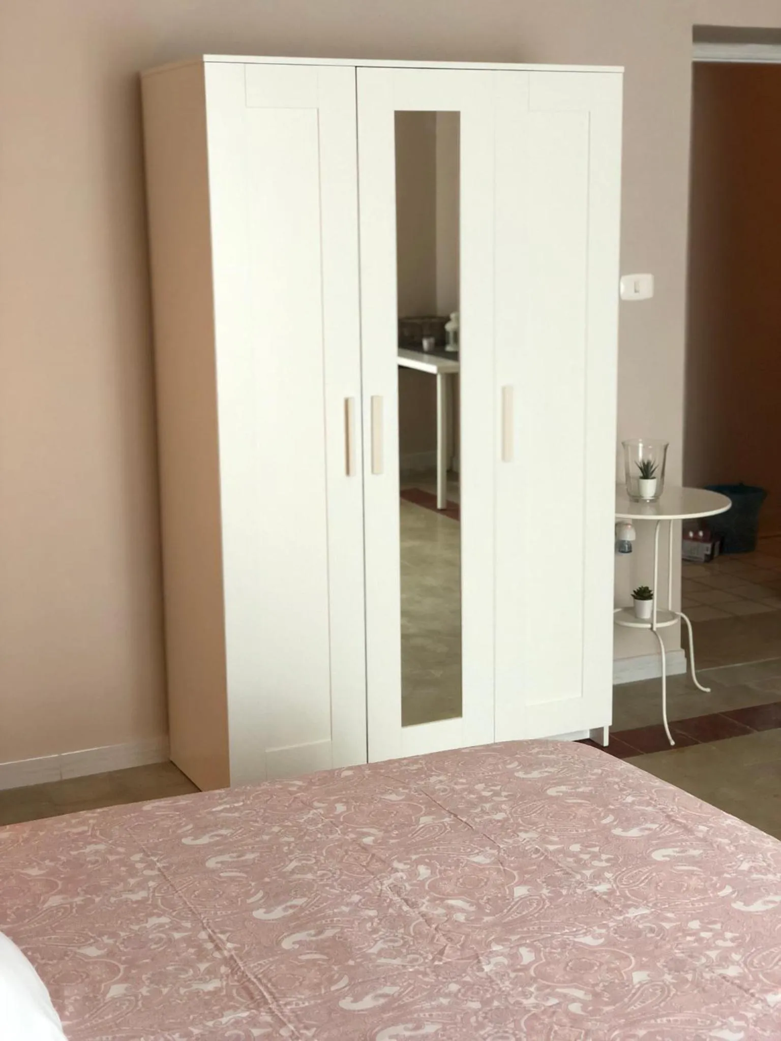 Photo of the whole room, Bed in Decri resort