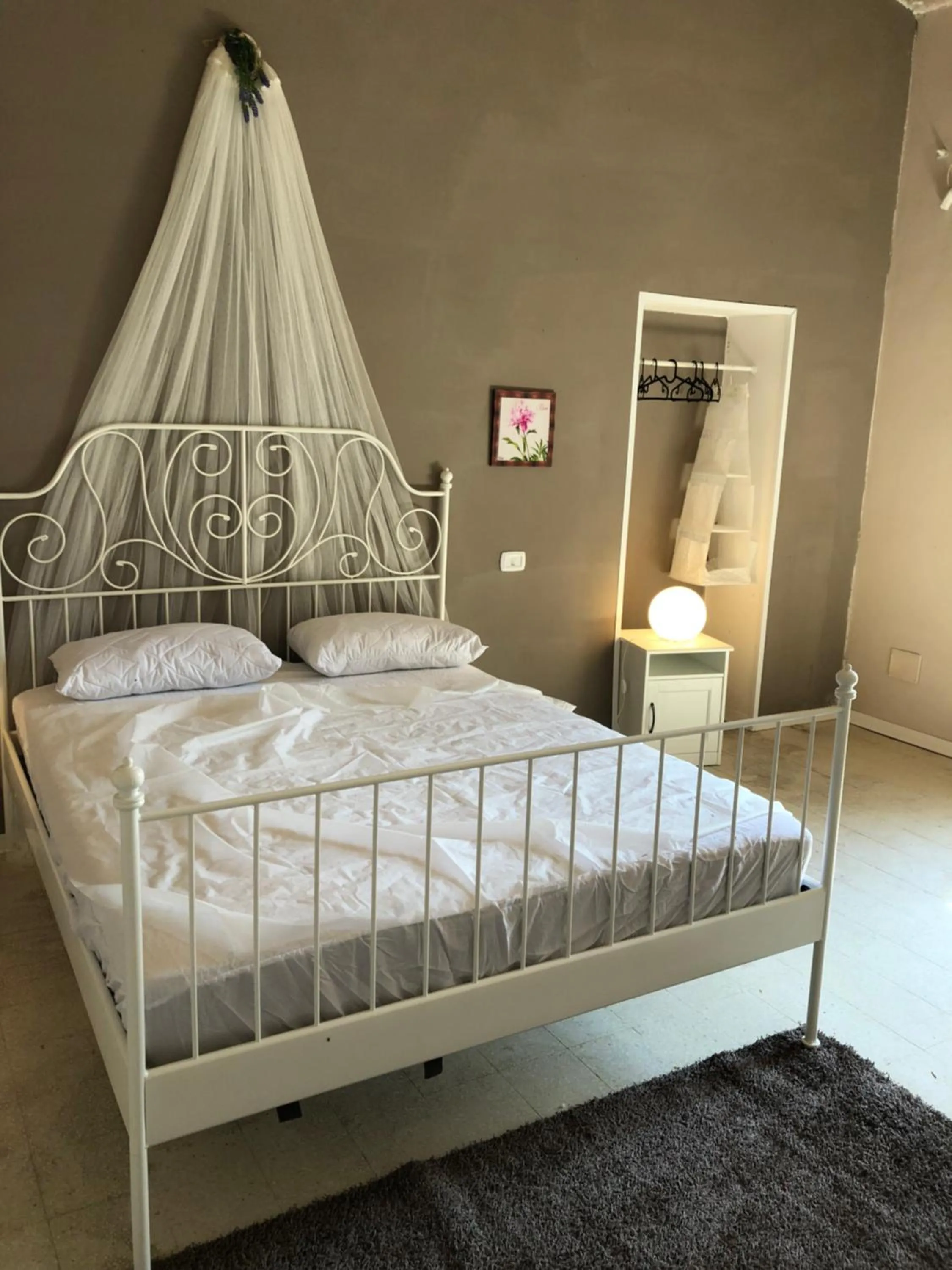 Photo of the whole room, Bed in Decri resort