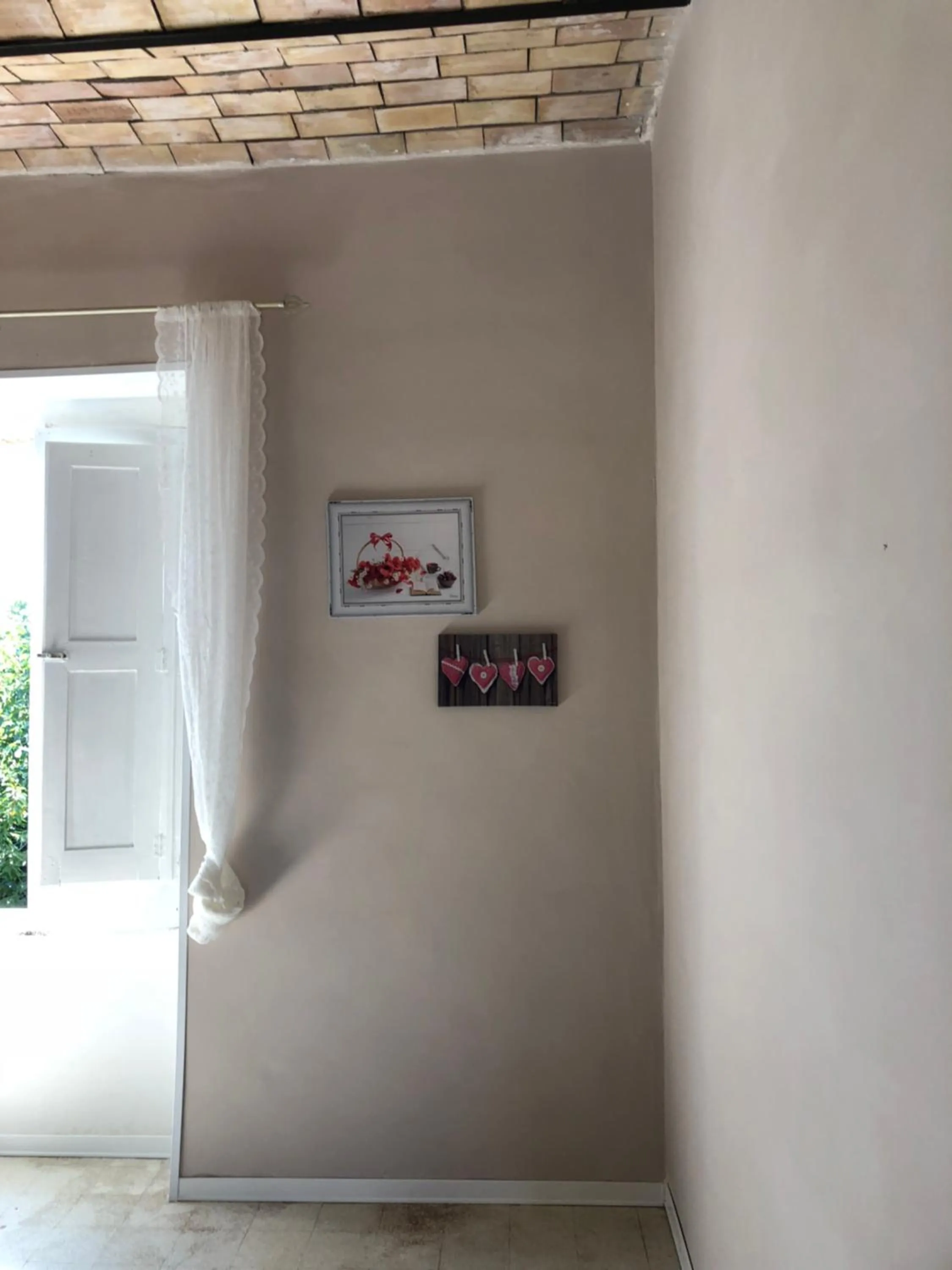 Photo of the whole room in Decri resort