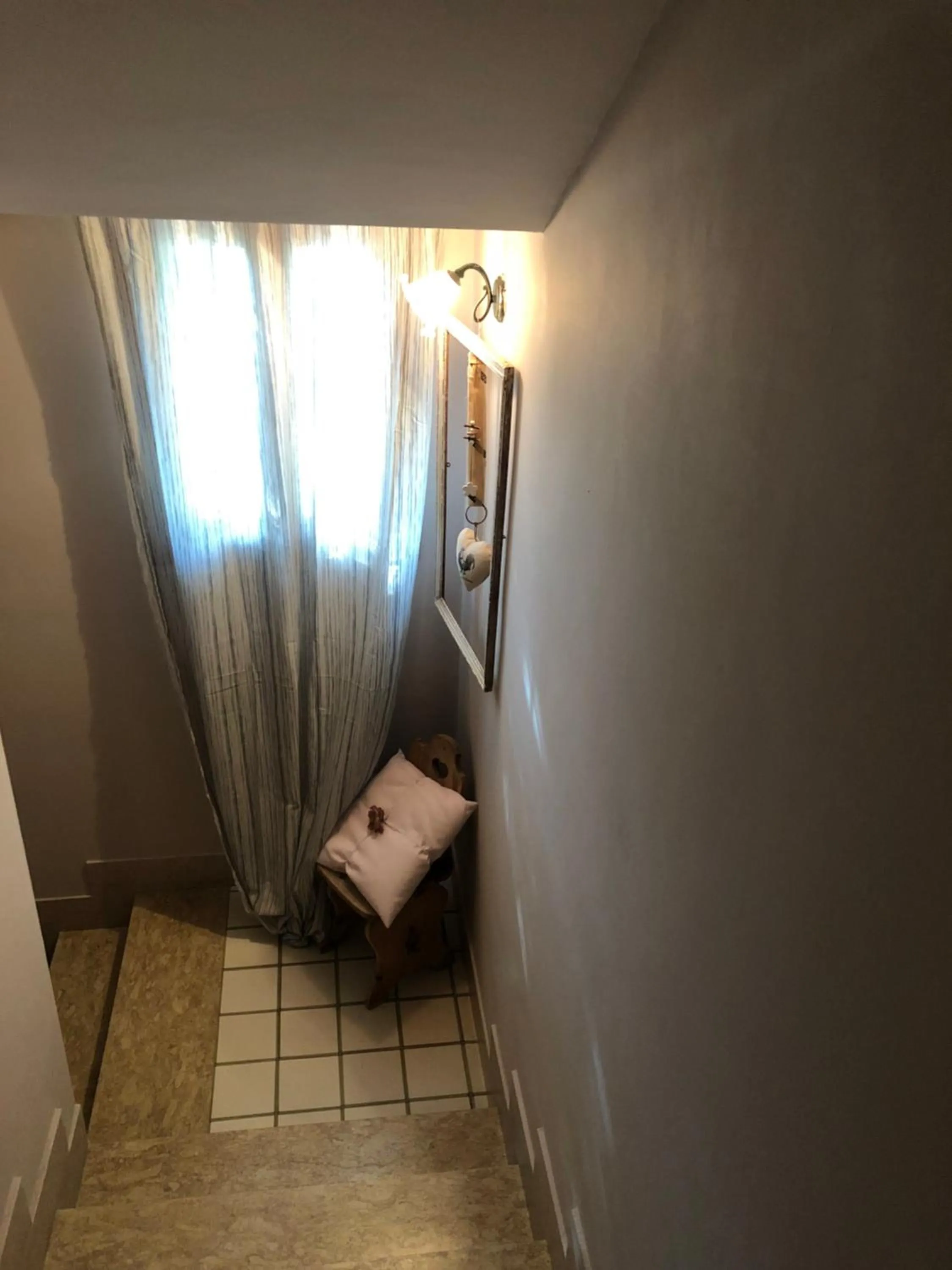 Photo of the whole room, Bed in Decri resort