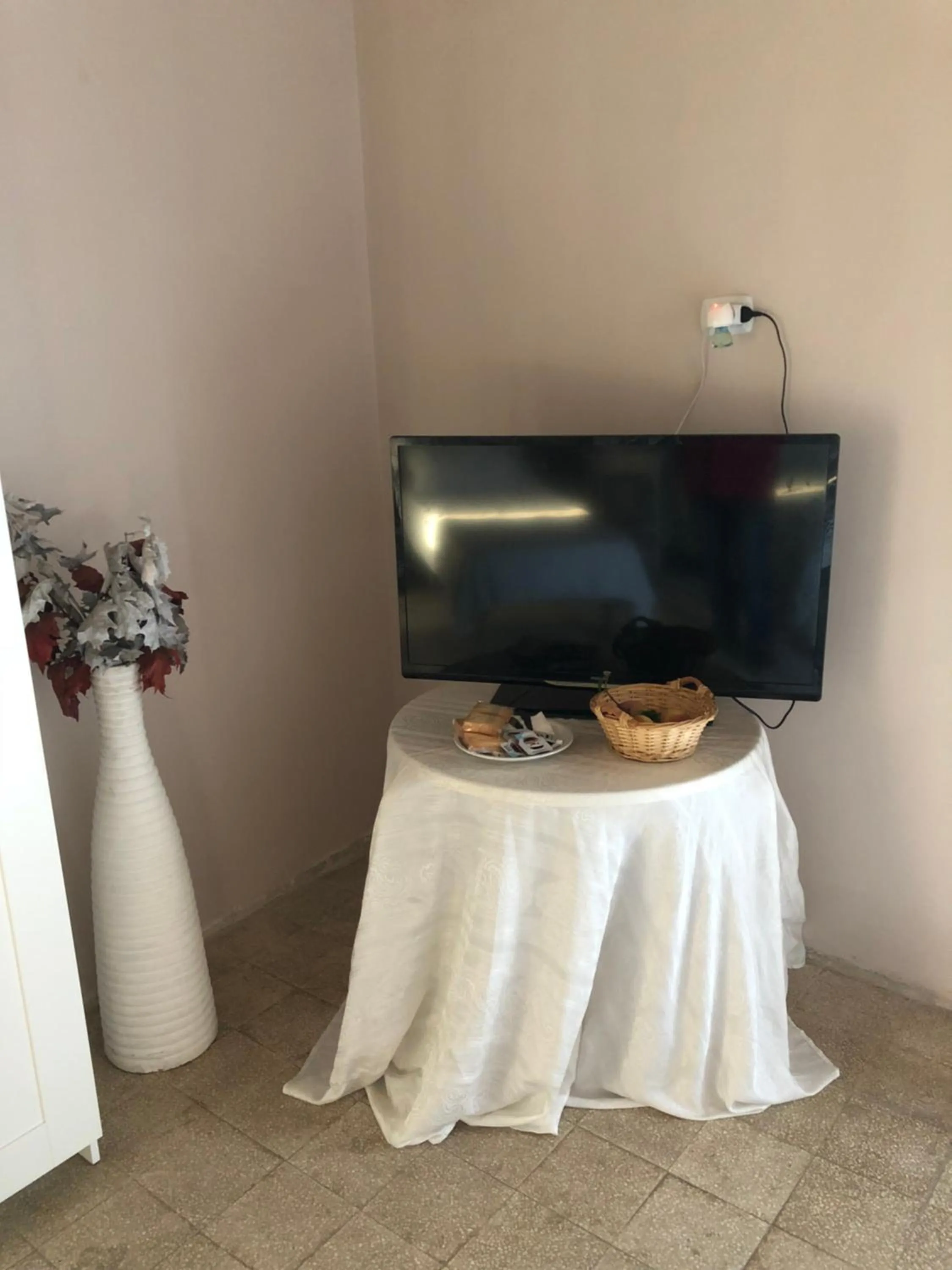 Photo of the whole room in Decri resort