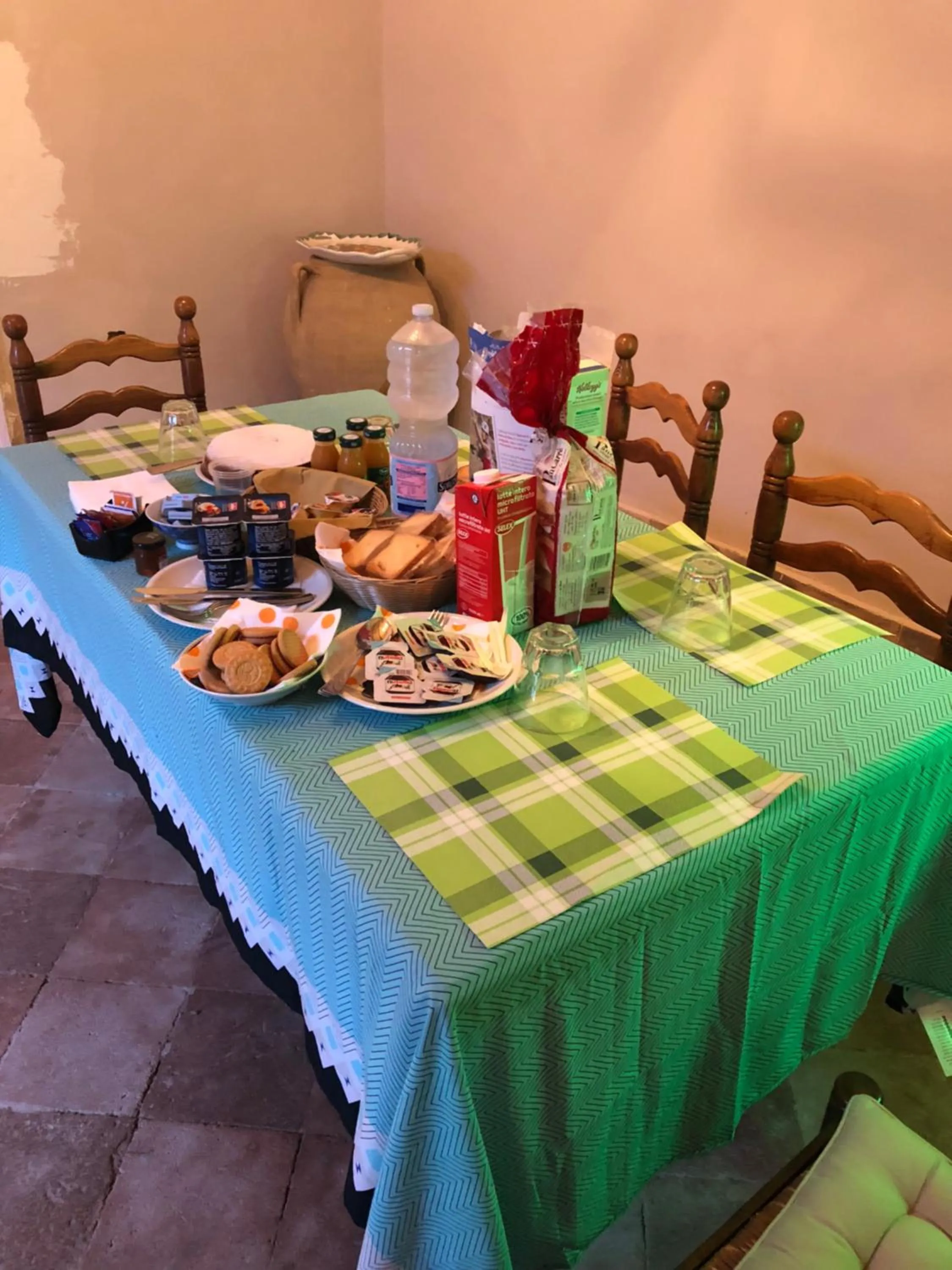 Breakfast in Decri resort