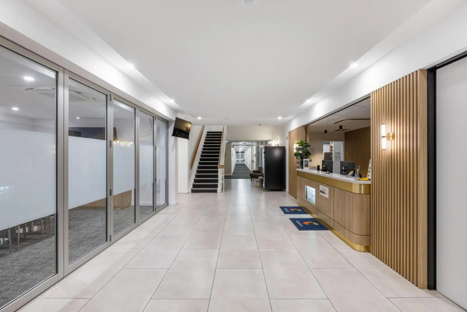 Lobby or reception in Comfort Inn Regal Park