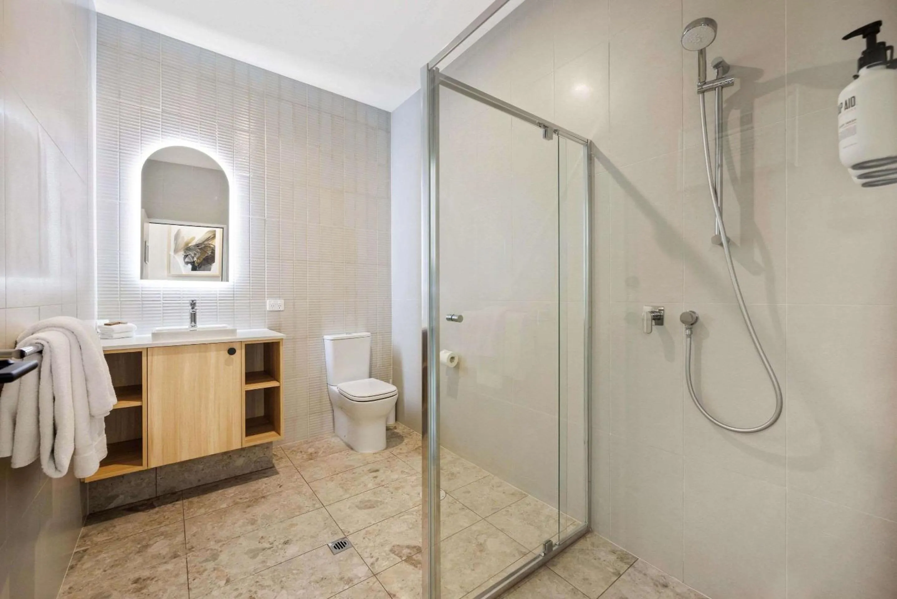 Bedroom in Comfort Inn Regal Park