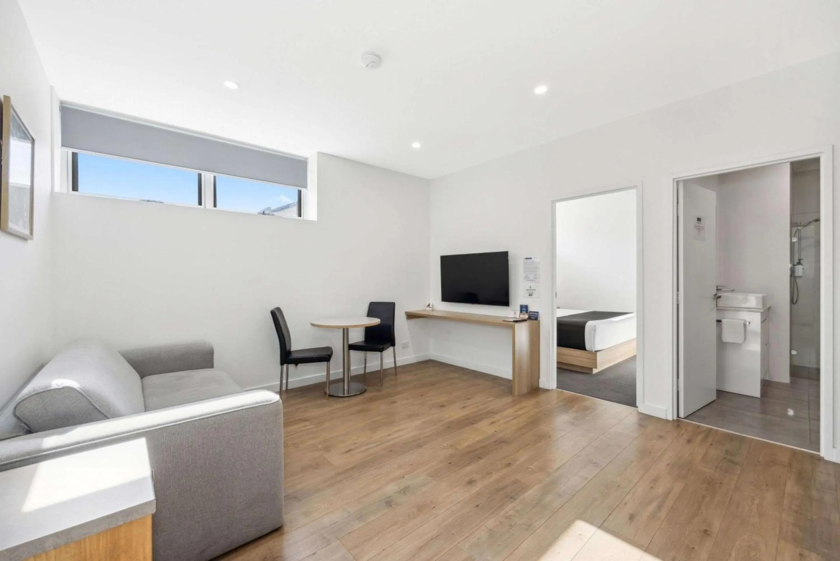 Bedroom in Comfort Inn Regal Park