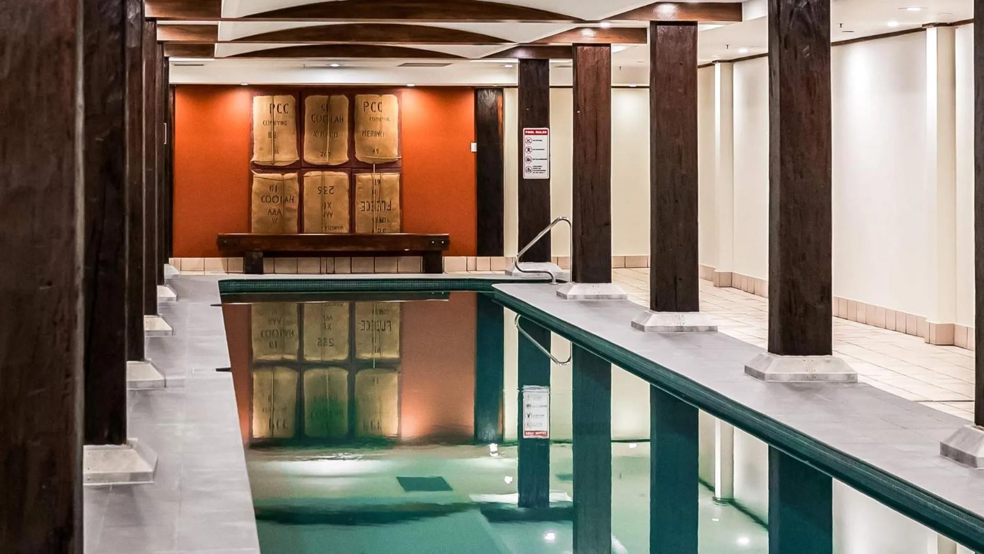 Swimming pool in Oaks Sydney Goldsbrough Suites