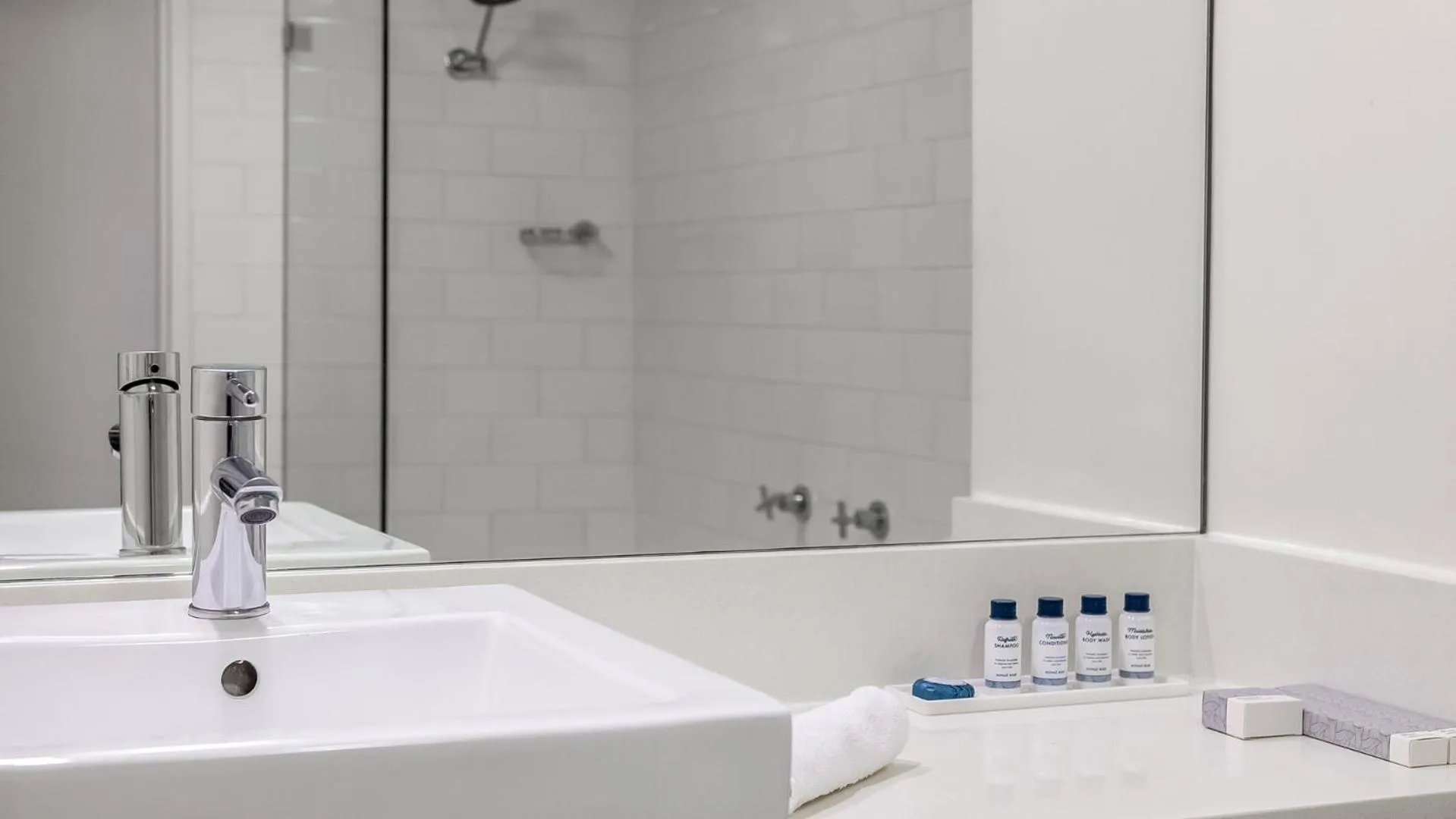 Bathroom in Oaks Sydney Goldsbrough Suites