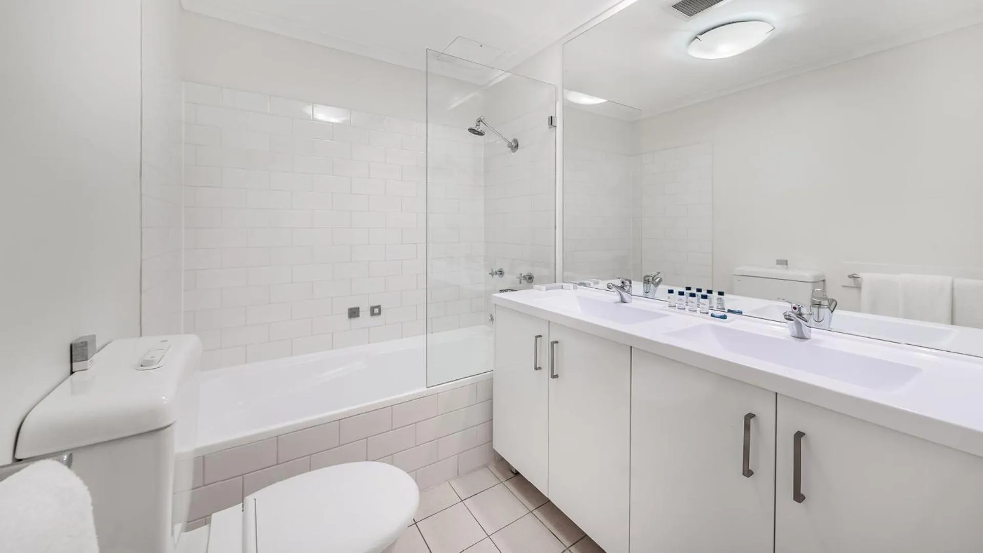 Bathroom in Oaks Sydney Goldsbrough Suites