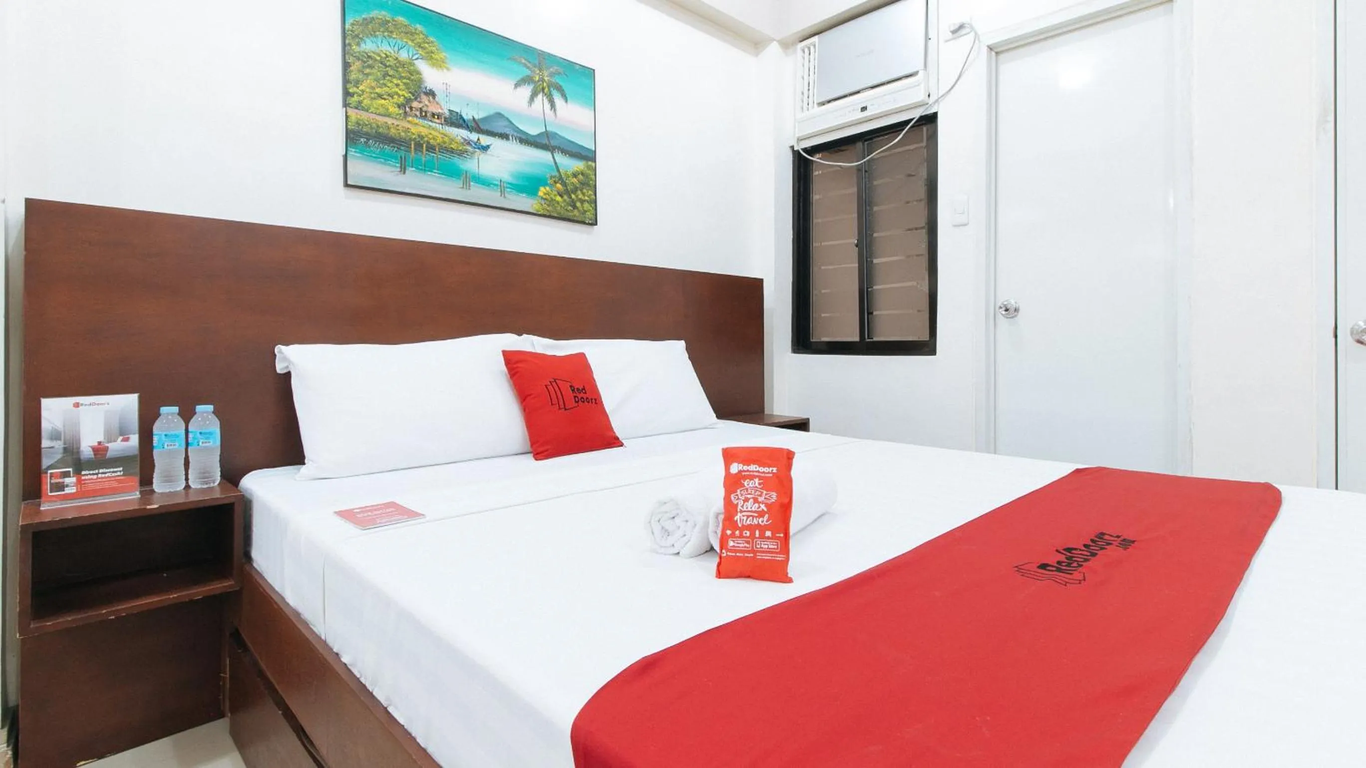 Bed in RedDoorz near Pasay Taft