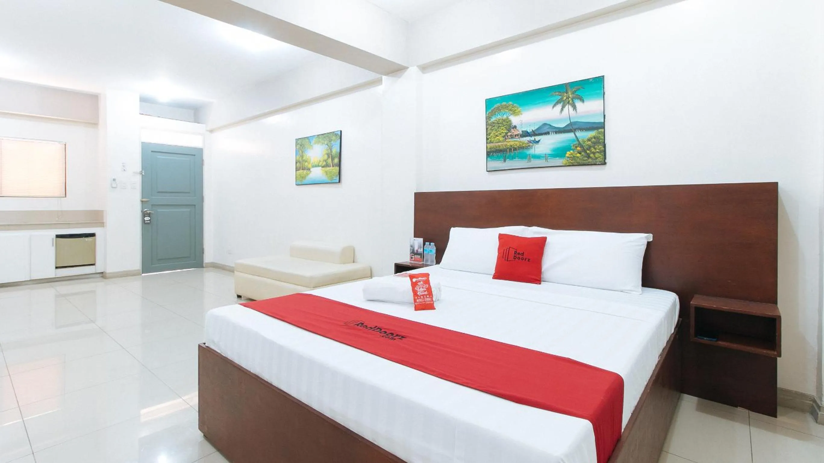 Bedroom, Bed in RedDoorz near Pasay Taft