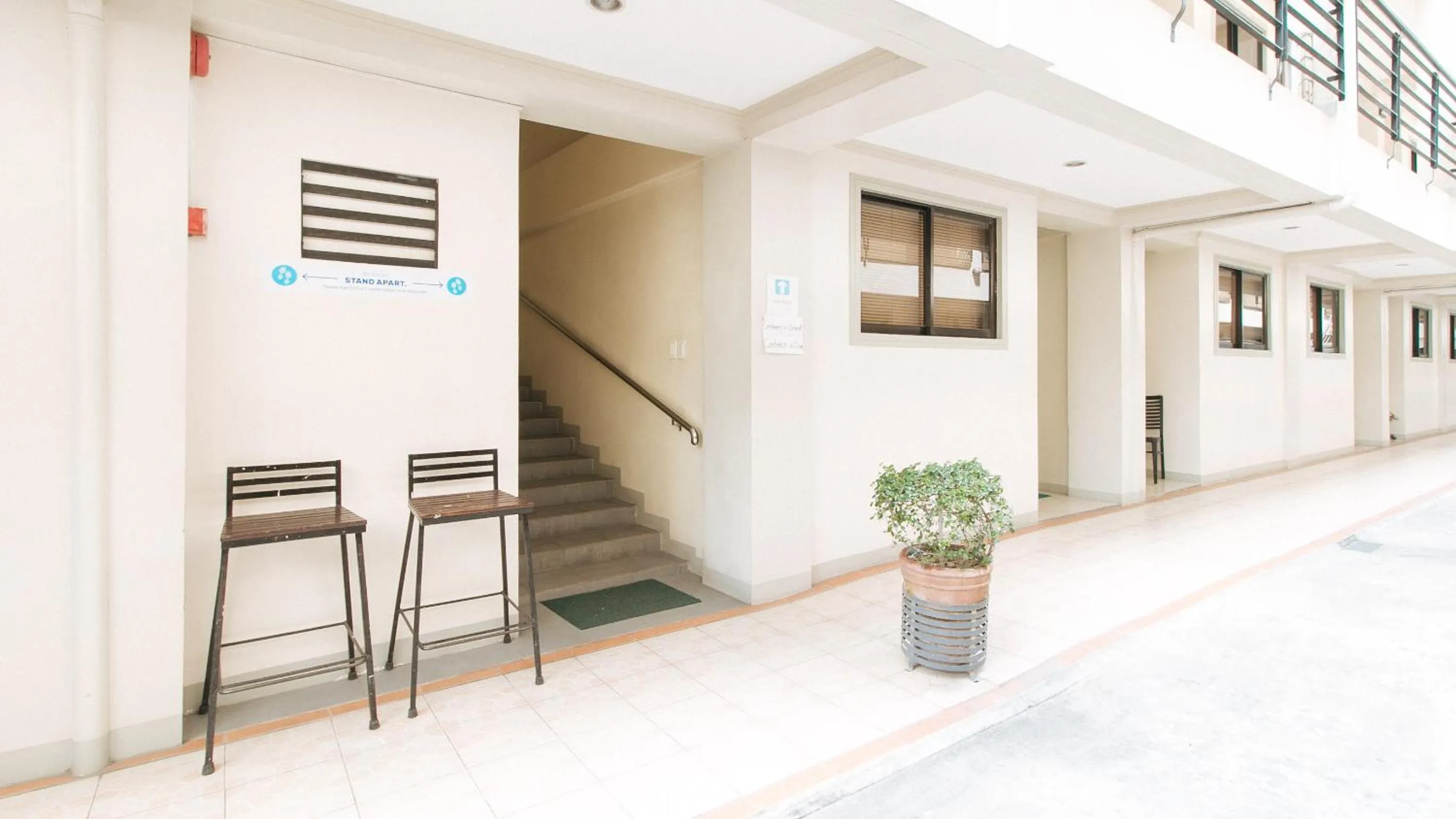 Balcony/Terrace in RedDoorz near Pasay Taft