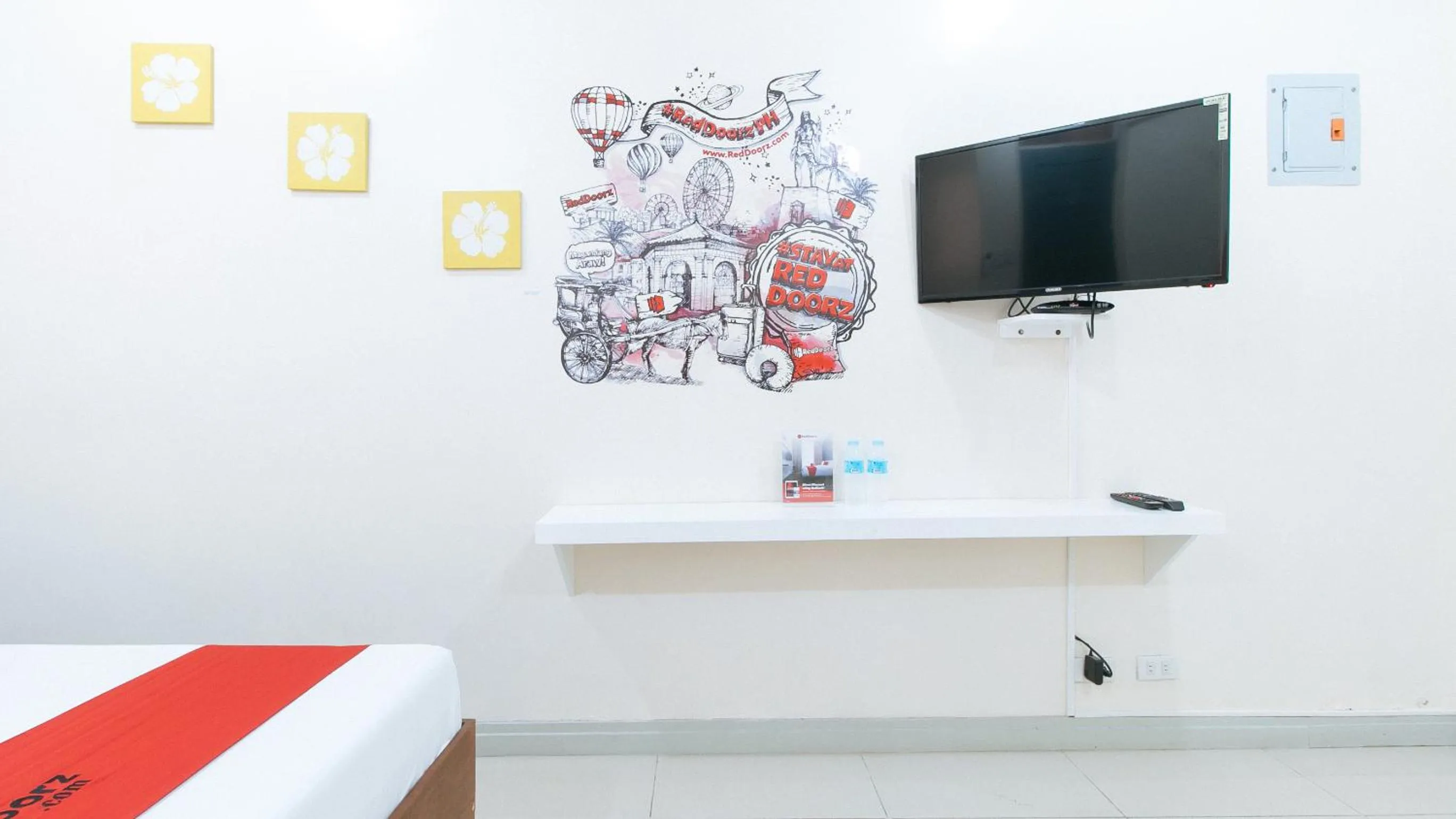 Bed in RedDoorz near Pasay Taft