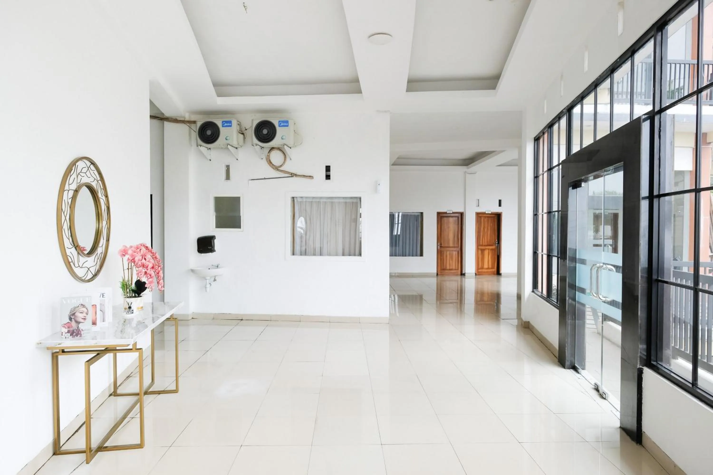 Property building in RedDoorz near Taman Rekreasi Selecta