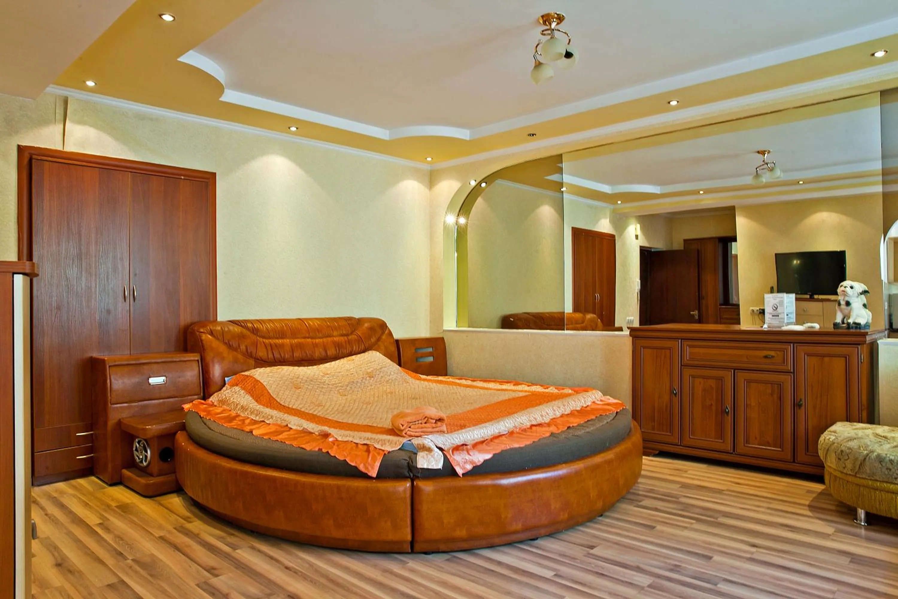Bed in Lessor Apartments