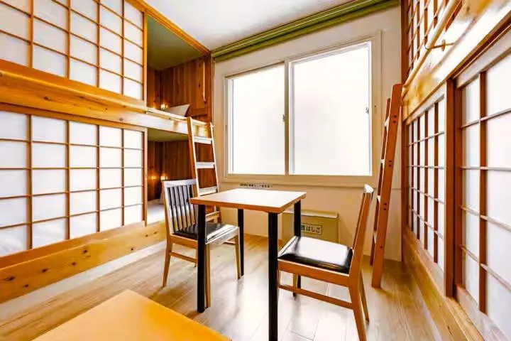 Dining area in TEN APARTMENT HOTEL