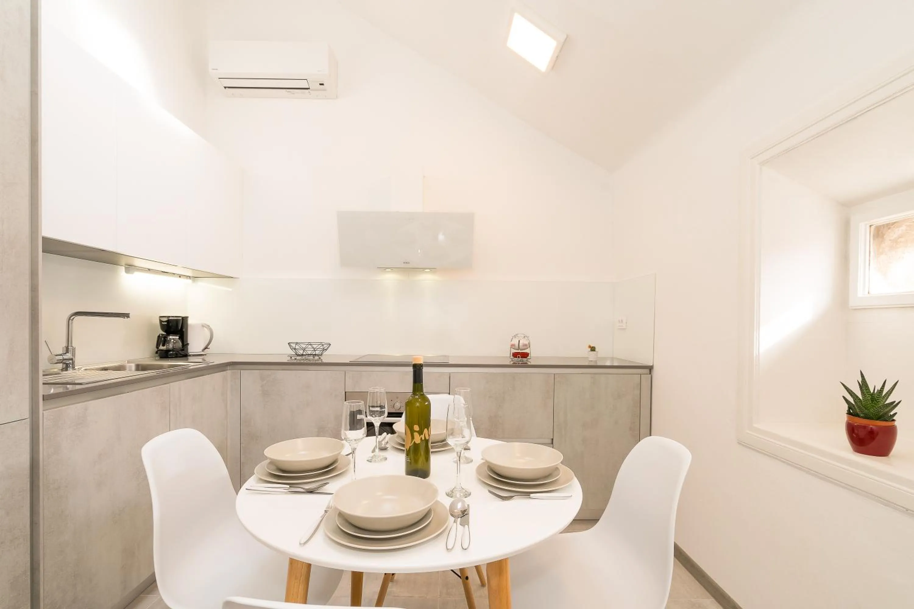 Dining area in Loft at Republic Square