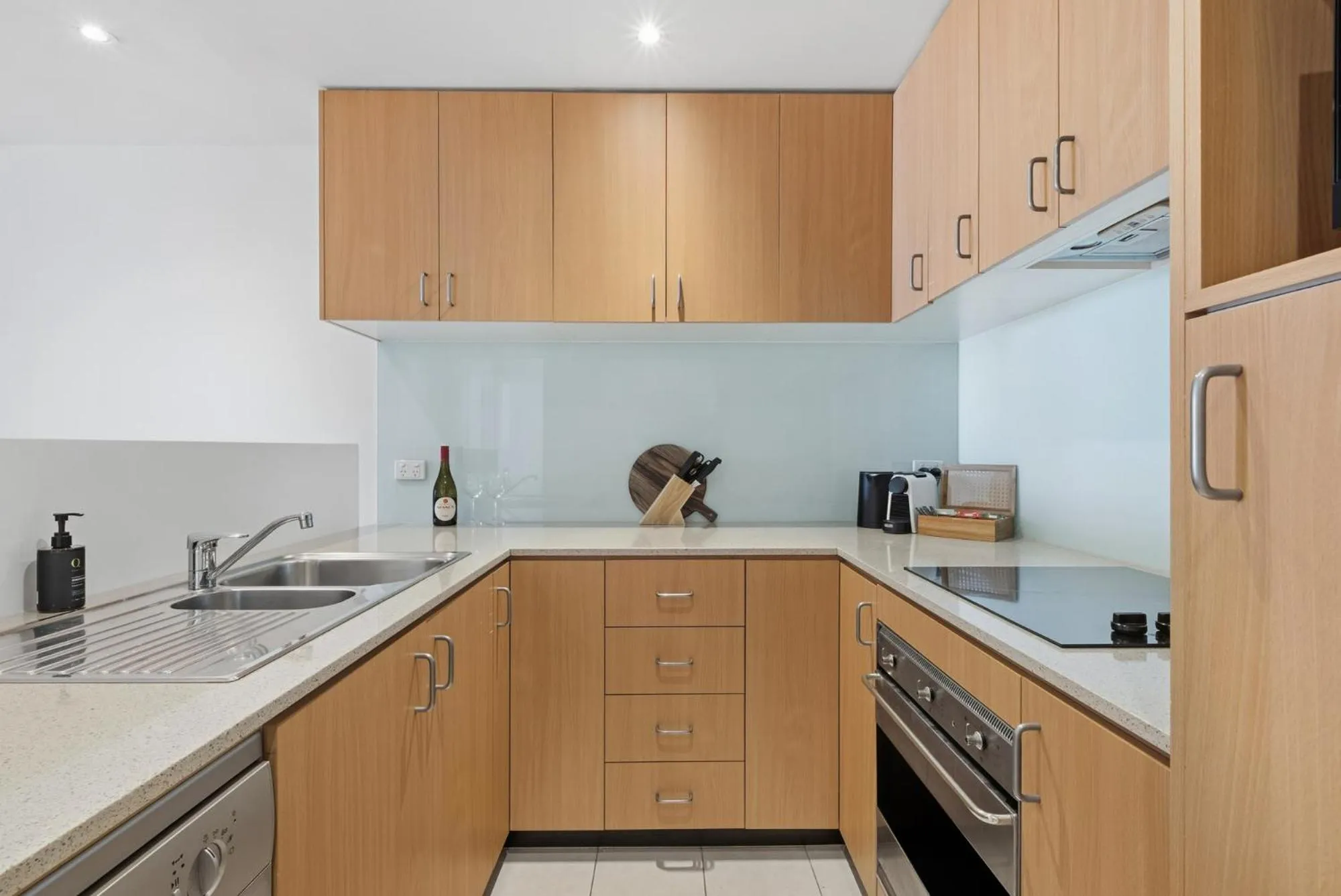 Coffee/tea facilities in Nolo Apartments Lonsdale St