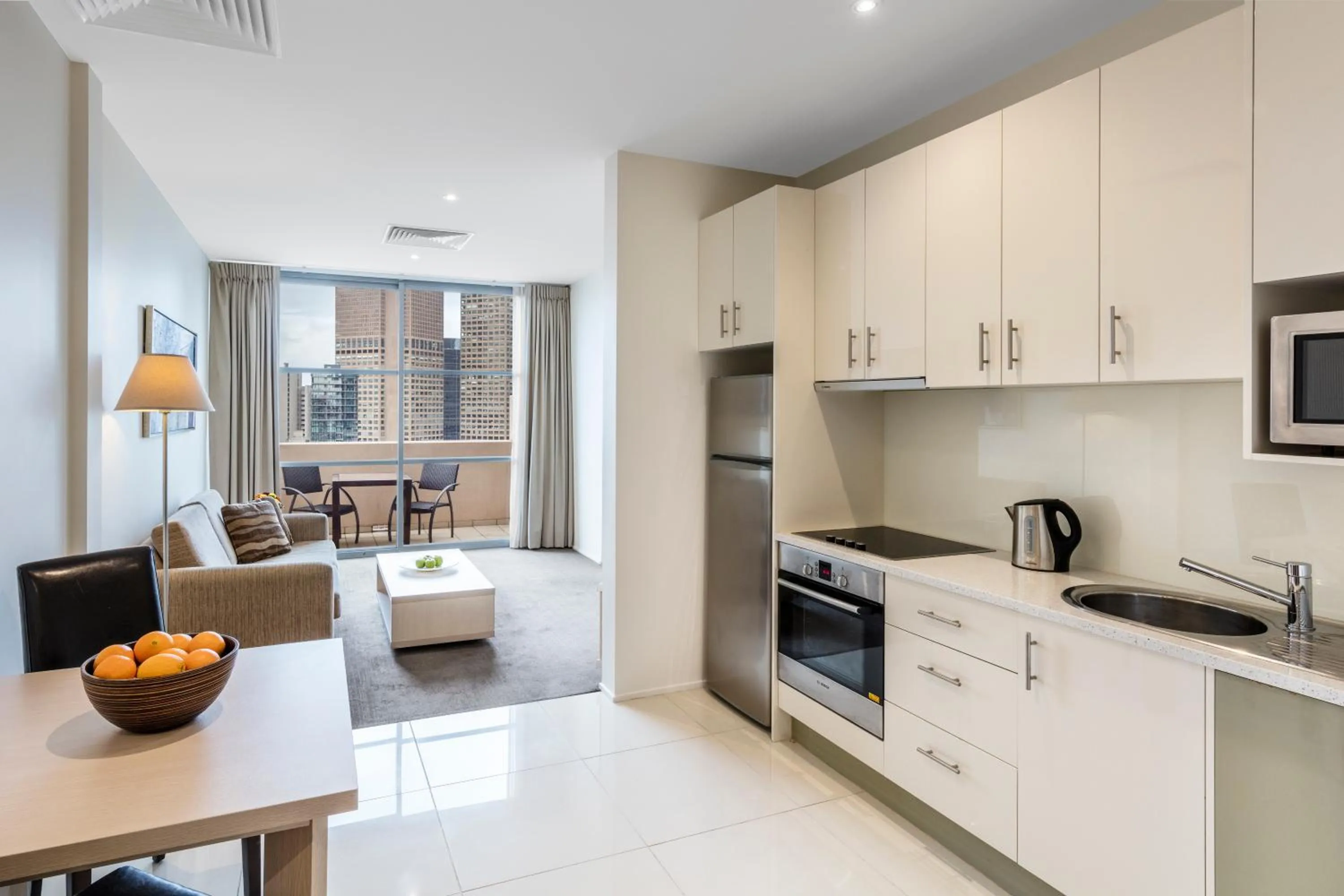 Coffee/tea facilities in Oaks Melbourne on Lonsdale Suites